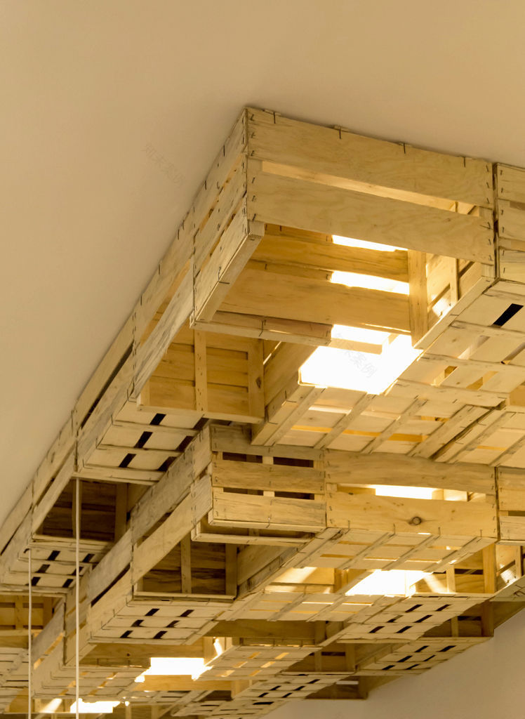 自然有机的低成本咖啡馆设计-11