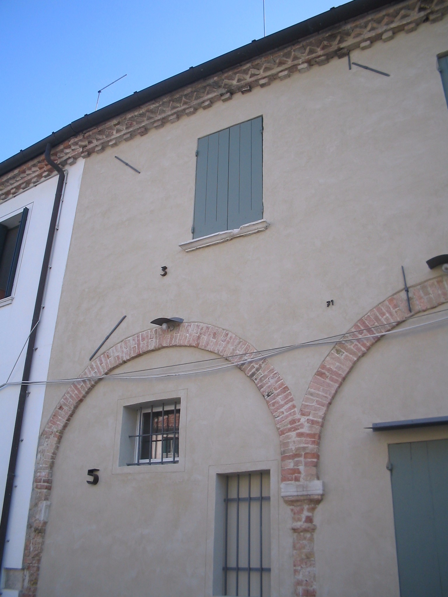 历史中心区的独栋别墅-3