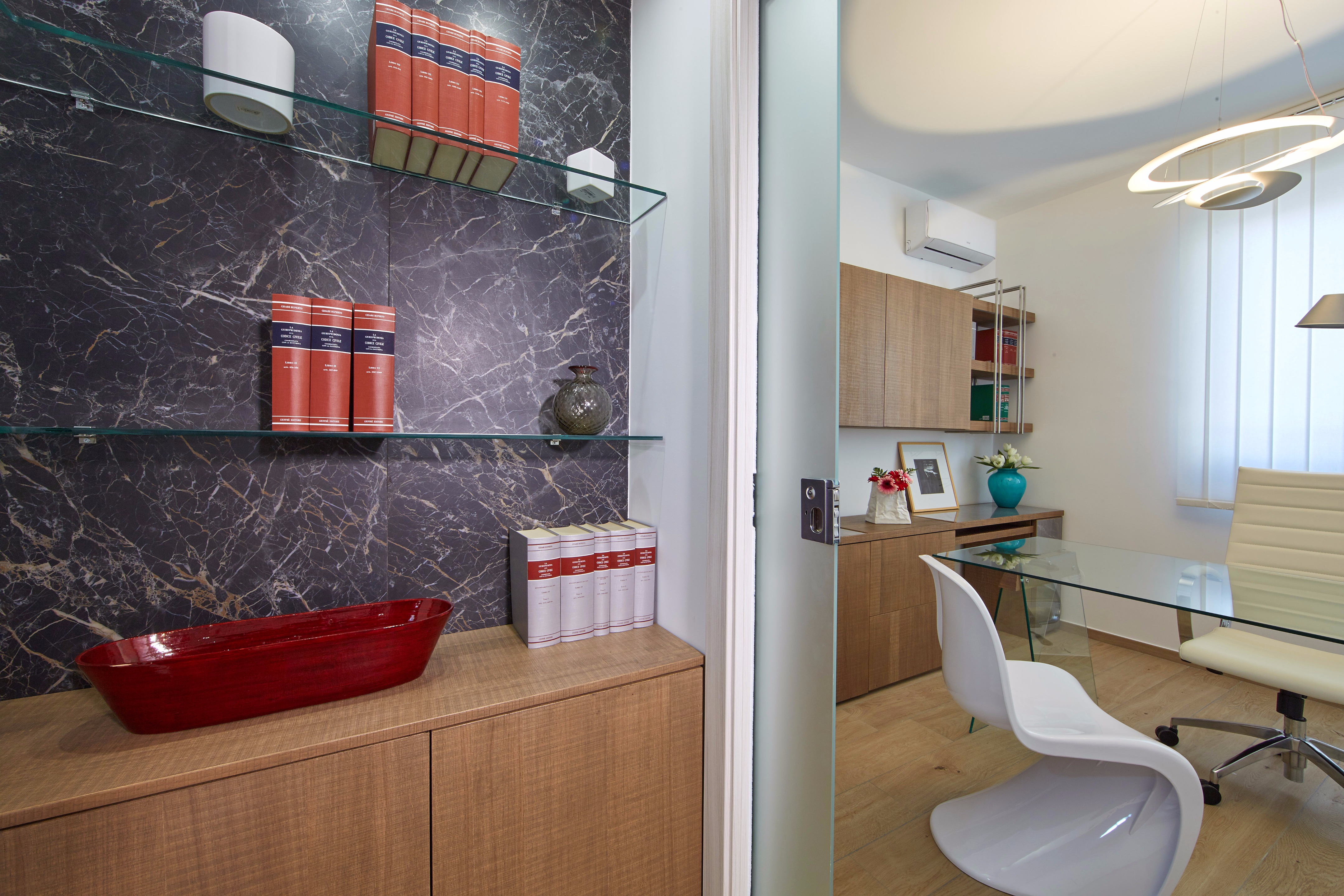 微型公寓变身多功能专业工作室-11