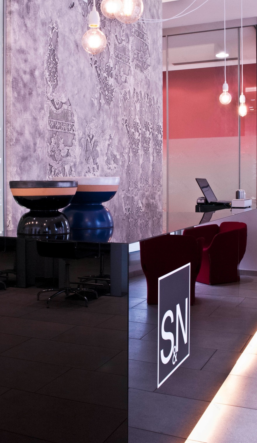 S 和 N 我理发店-1