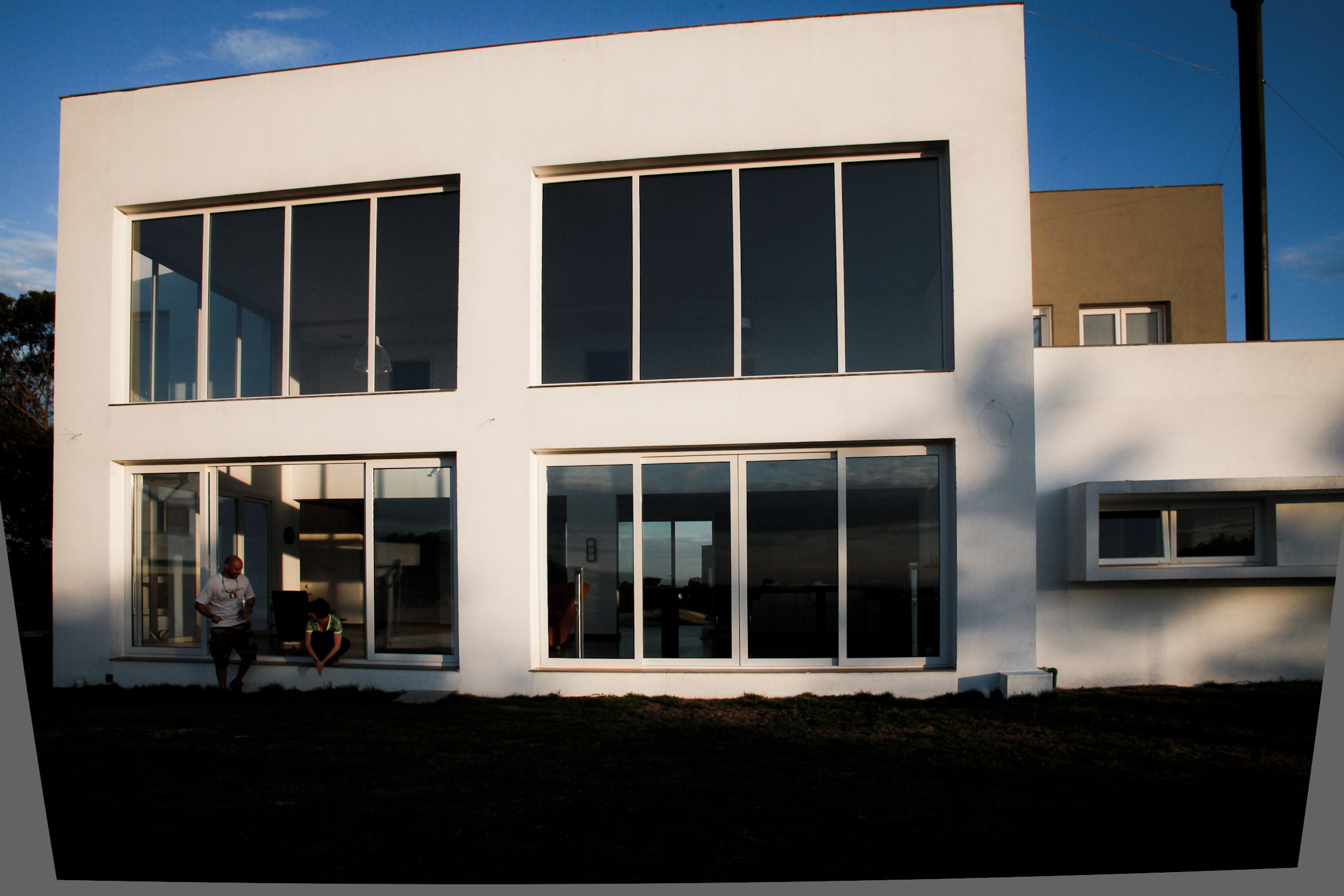 友宅共生 | 融合景观与功能的 445 平米单家庭住宅设计-9