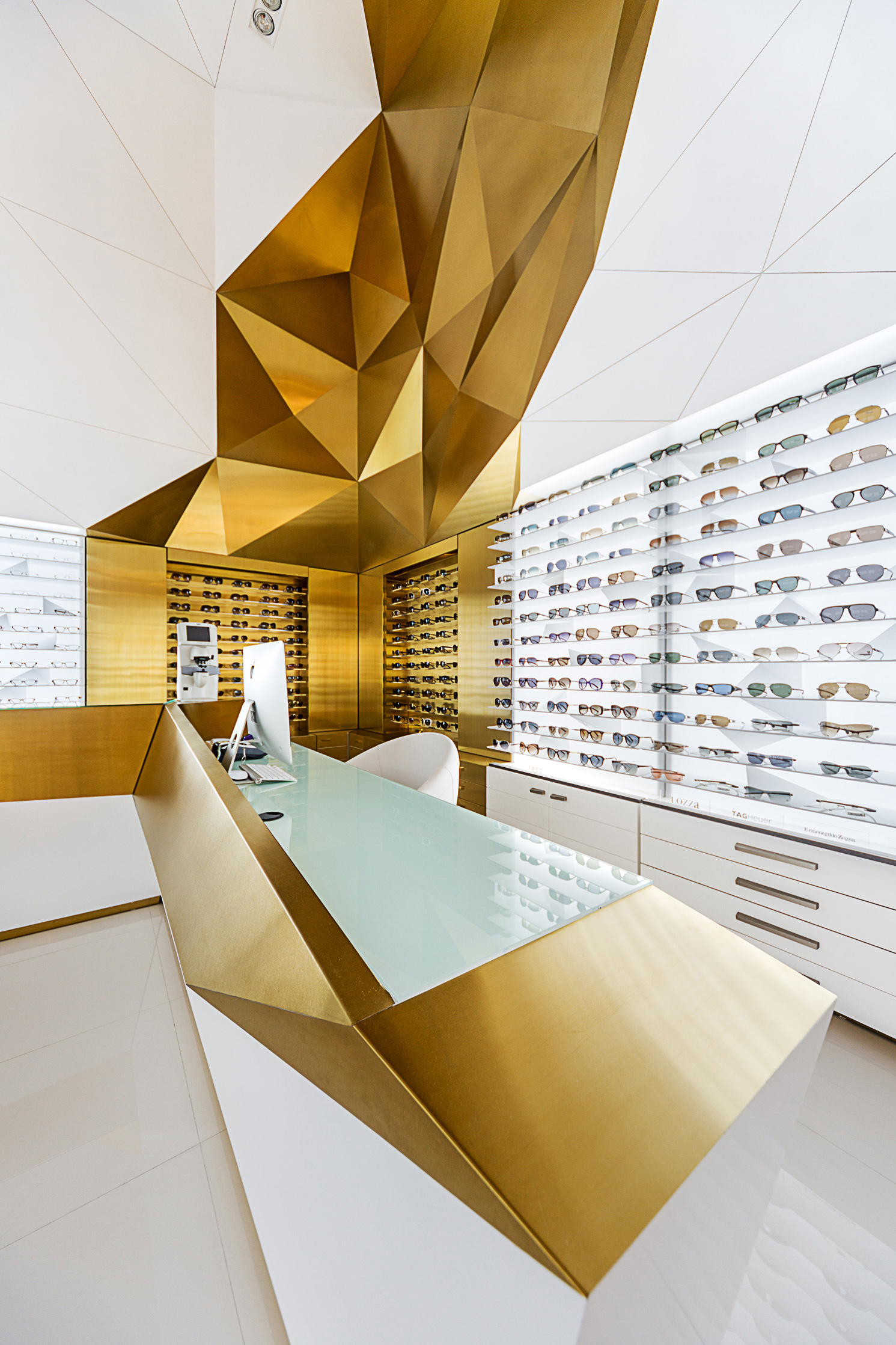 几何魅力 · 山姆光学商店的时尚空间设计-9
