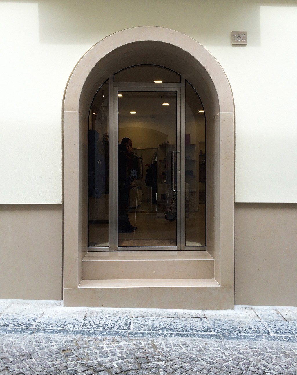 卡梅利诺·布奥诺服装-7