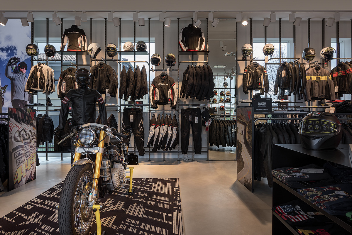 永恒的树脂地面 | Dainese Store 案例解析-13