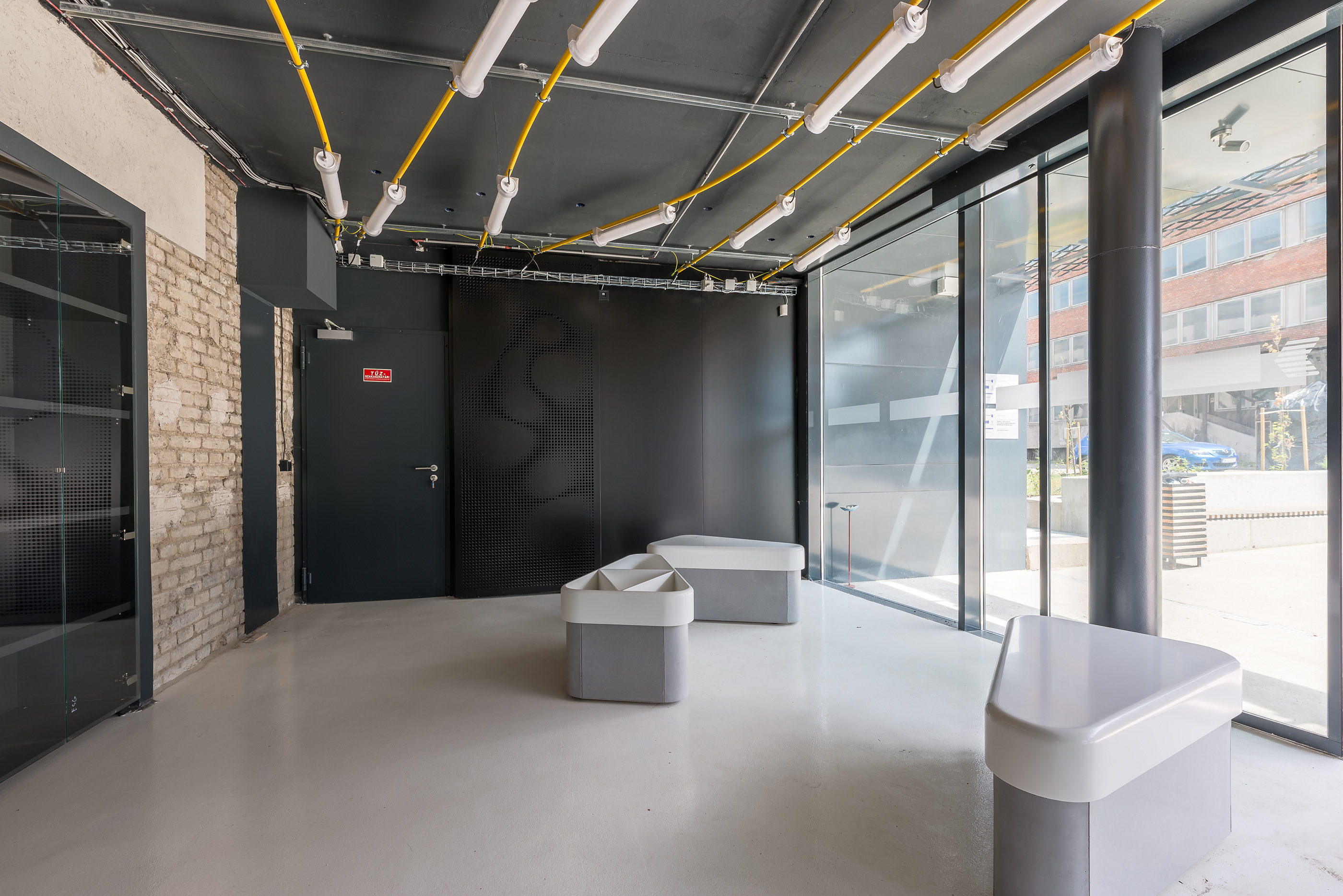 Concrete counter and benches by Betonicon-10