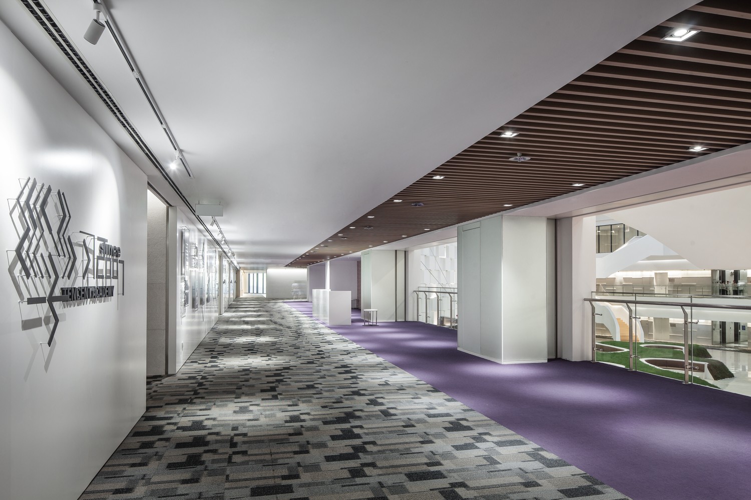 腾讯滨海大厦 办公空间丨B H Architects-11