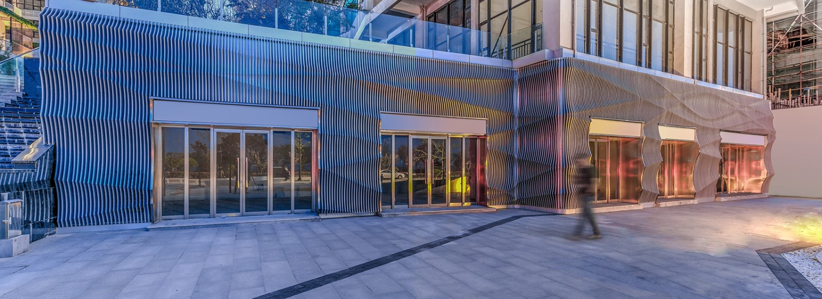 垂直的潮汐 · 东方时尚中心商业立面改造-9