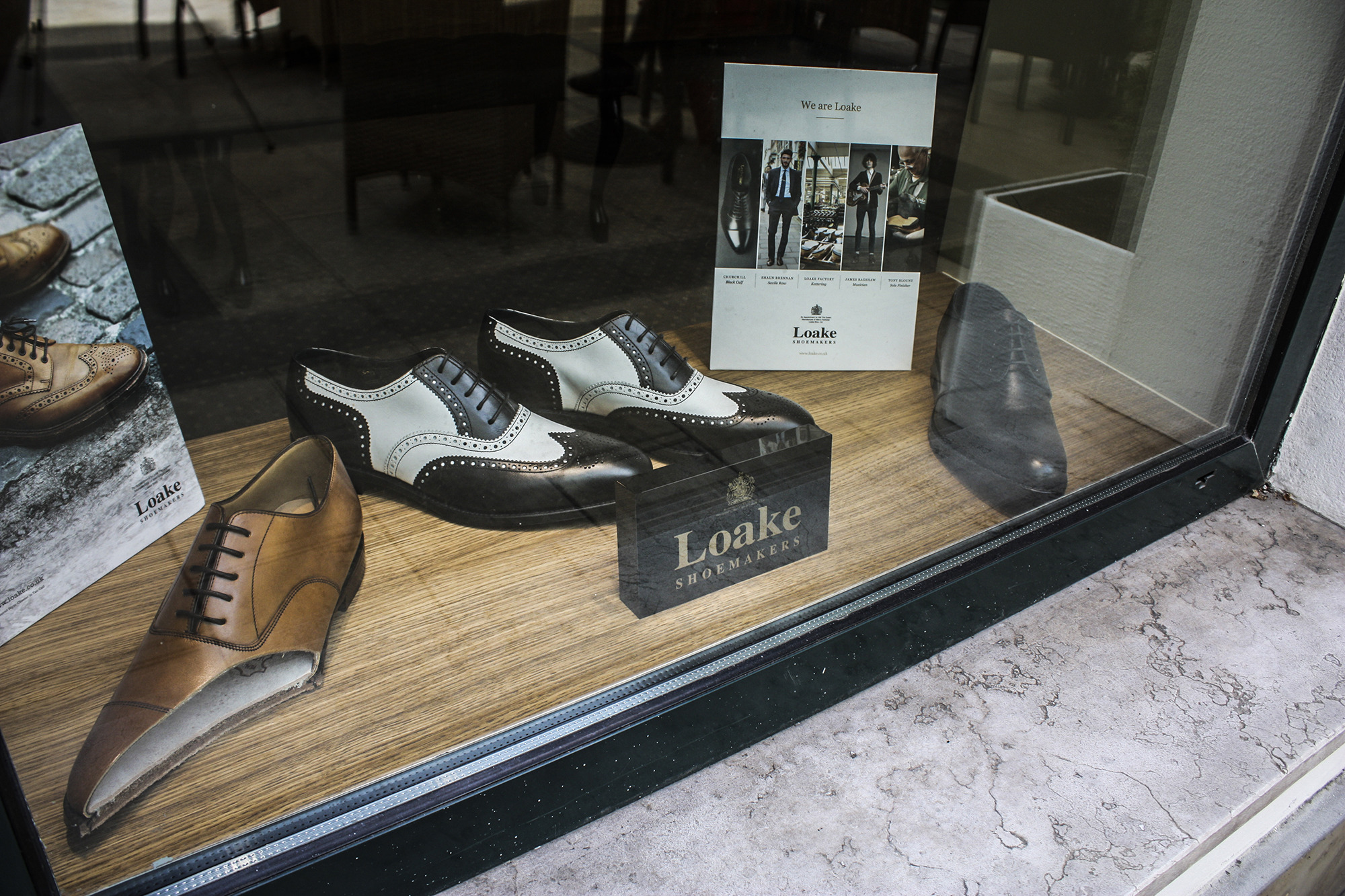 2015 年 Loake Shoemakers 定制店铺设计-22