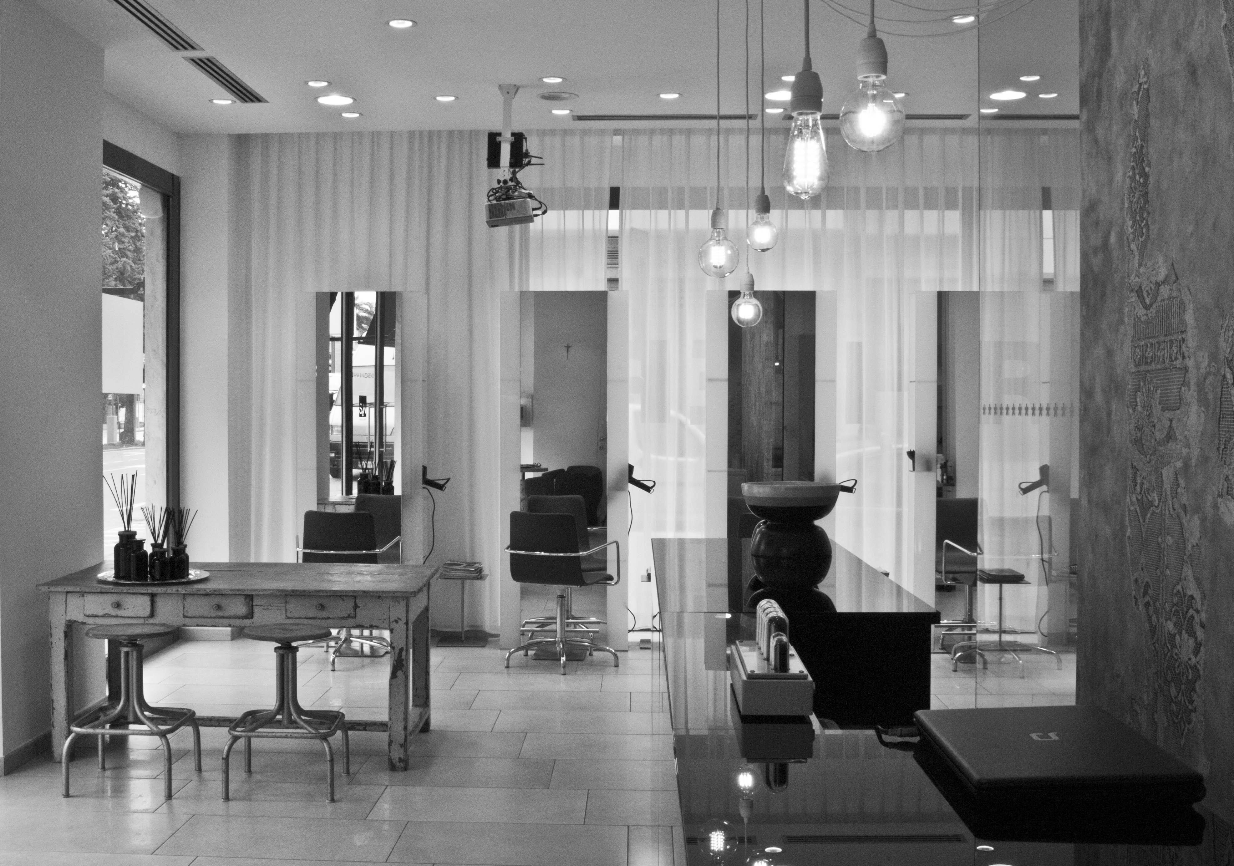 S 和 N 我理发店-3