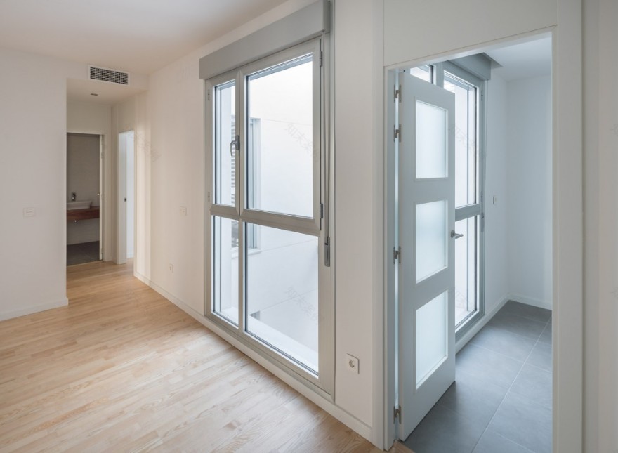 融合历史与当代的塞维利亚多户住宅-54