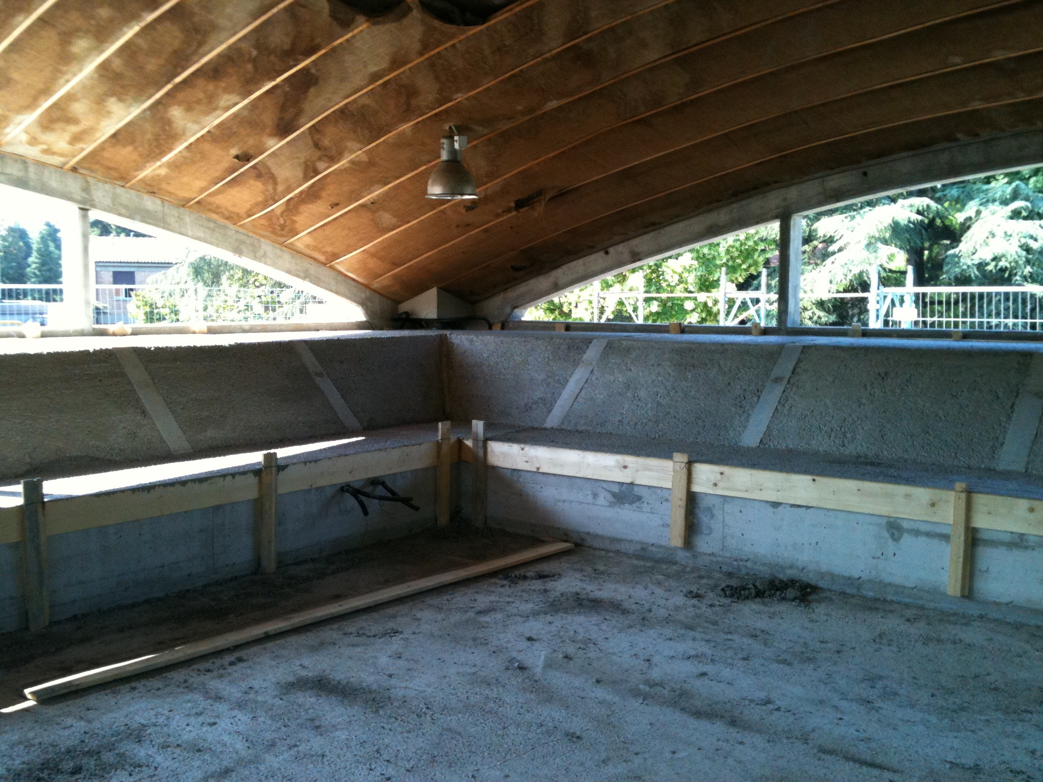 2011 年建设的多功能文化中心——O.S.E.A-24