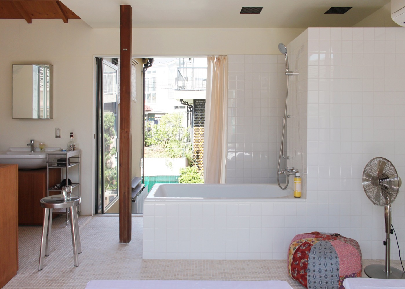 东京郊区破旧房翻新，融入原始森林匿名环境-21