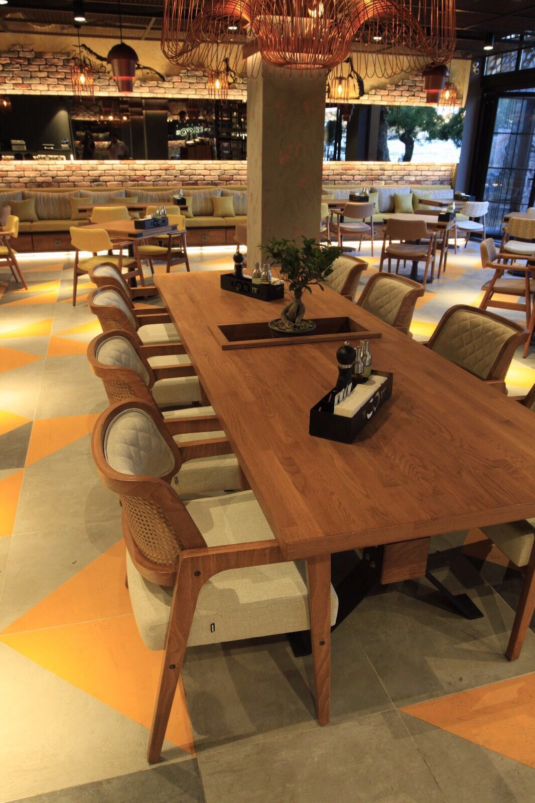 2017 年完成的 ZOOM 咖啡餐厅室内设计案例-6