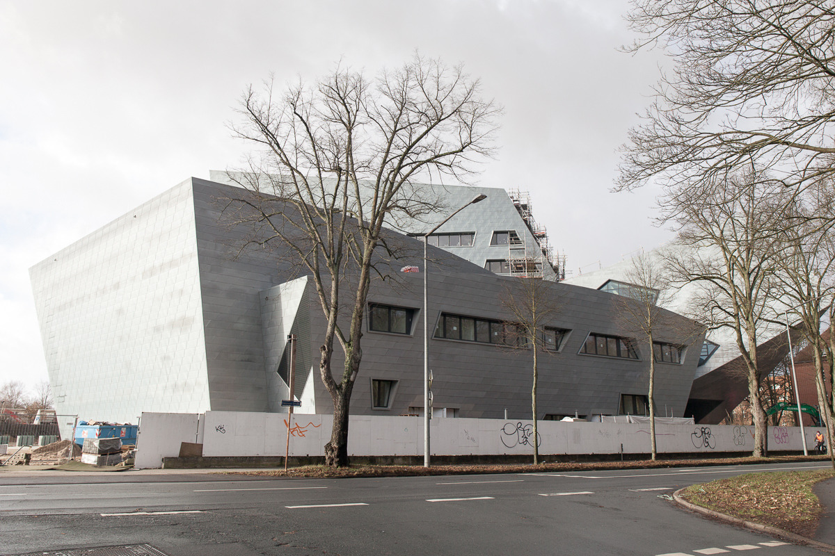 Durham 大学新 Ogden 中心 | 螺旋形木质立面与可持续设计的完美结合-29