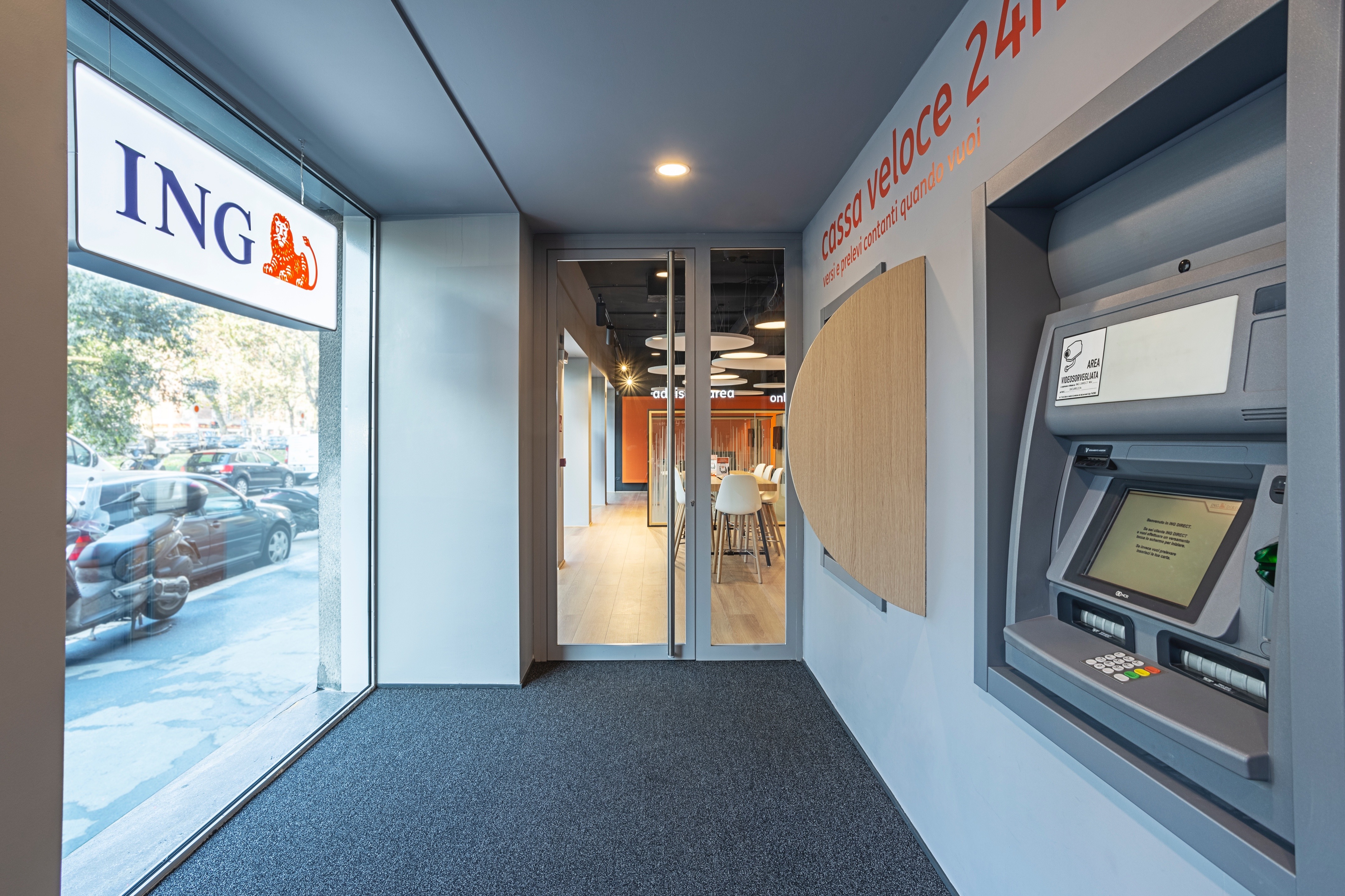 灵活多变的新银行空间 | ING 意大利分行新形象设计-20