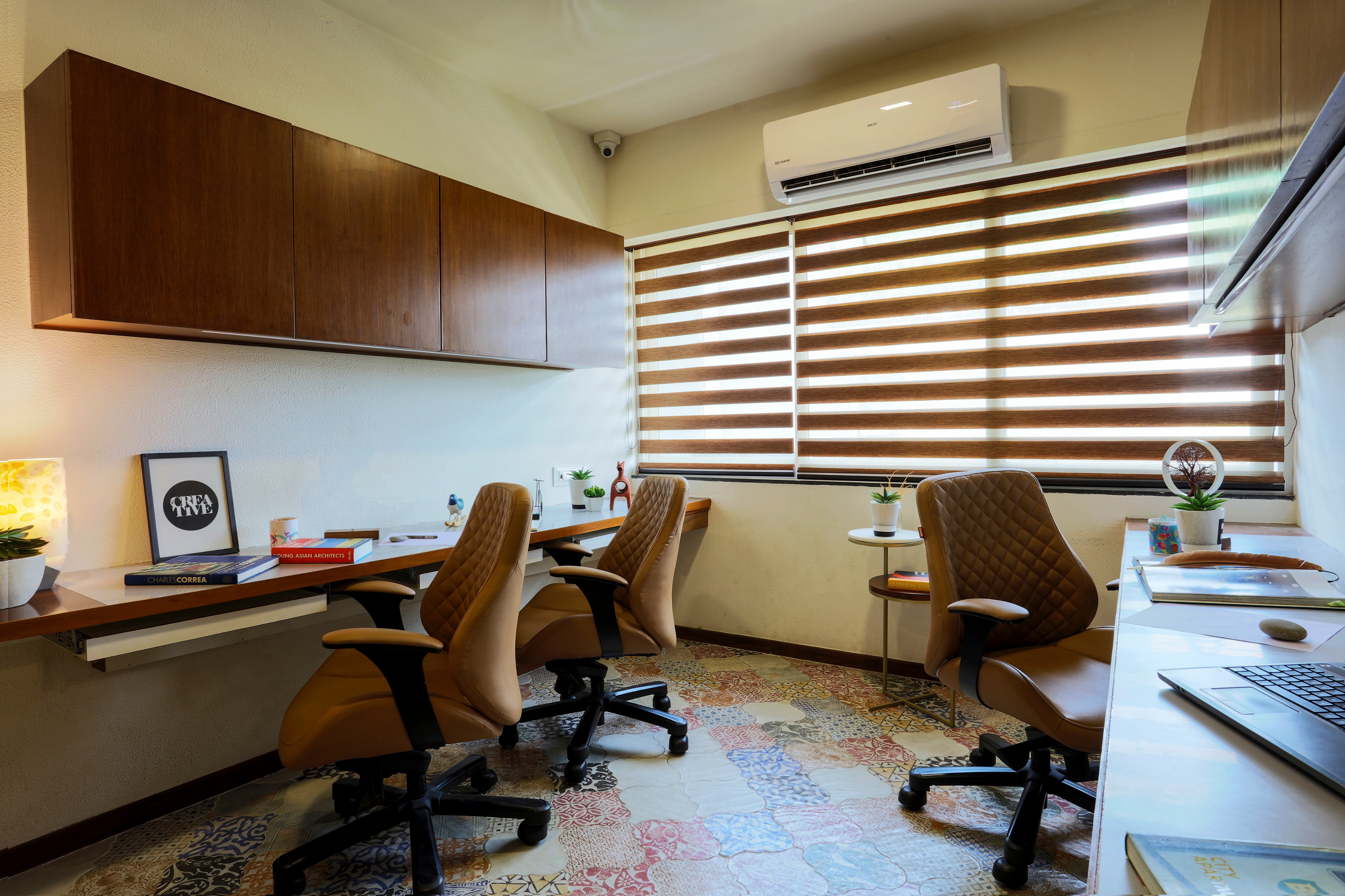 2018 年完成的 Kalpesh Modi 办公室设计 | 定制家具与照明设计的完美结合-14