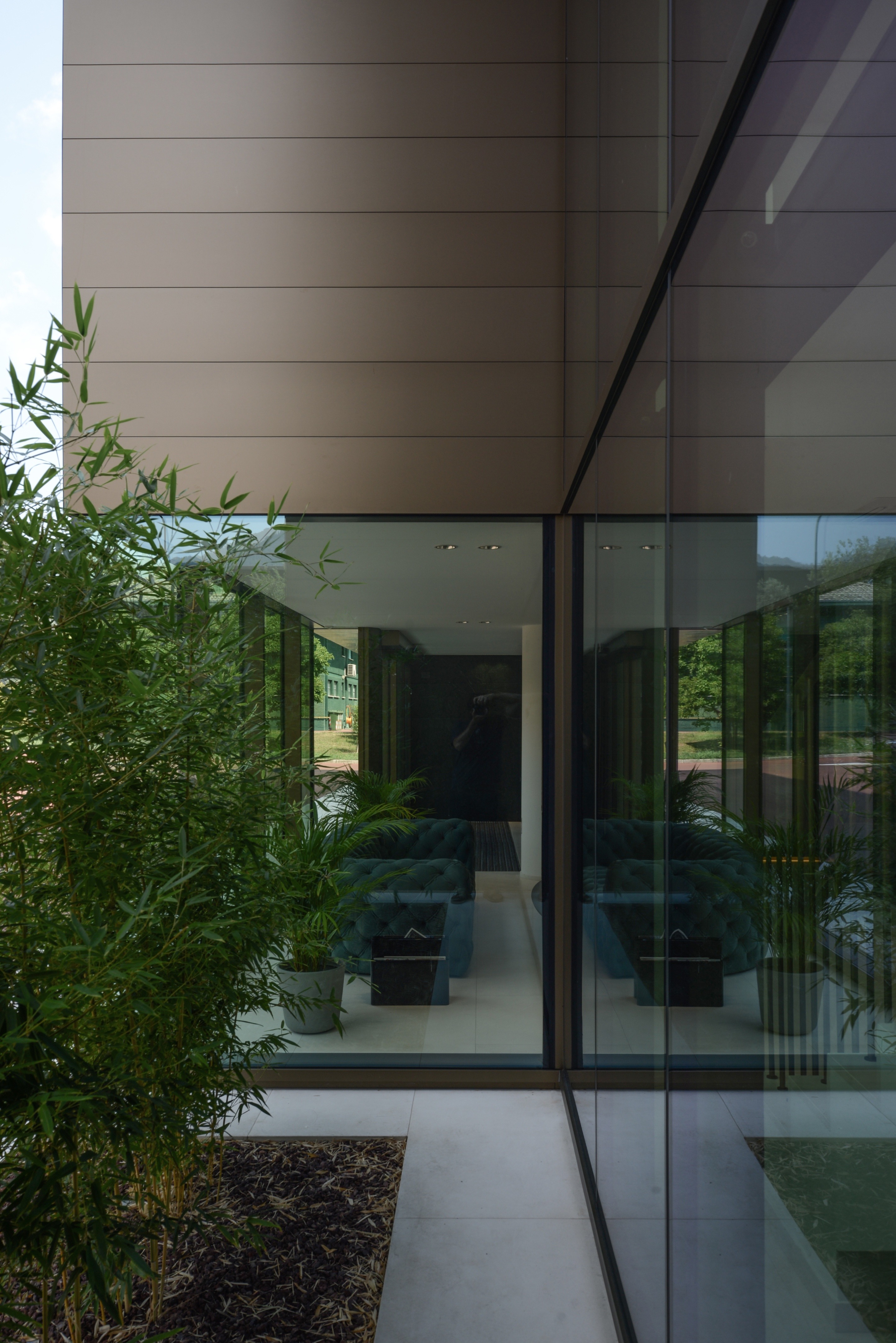 2018 年完工的 Mion Labels 总部大厦，现代简约风格展现办公空间新概念-7