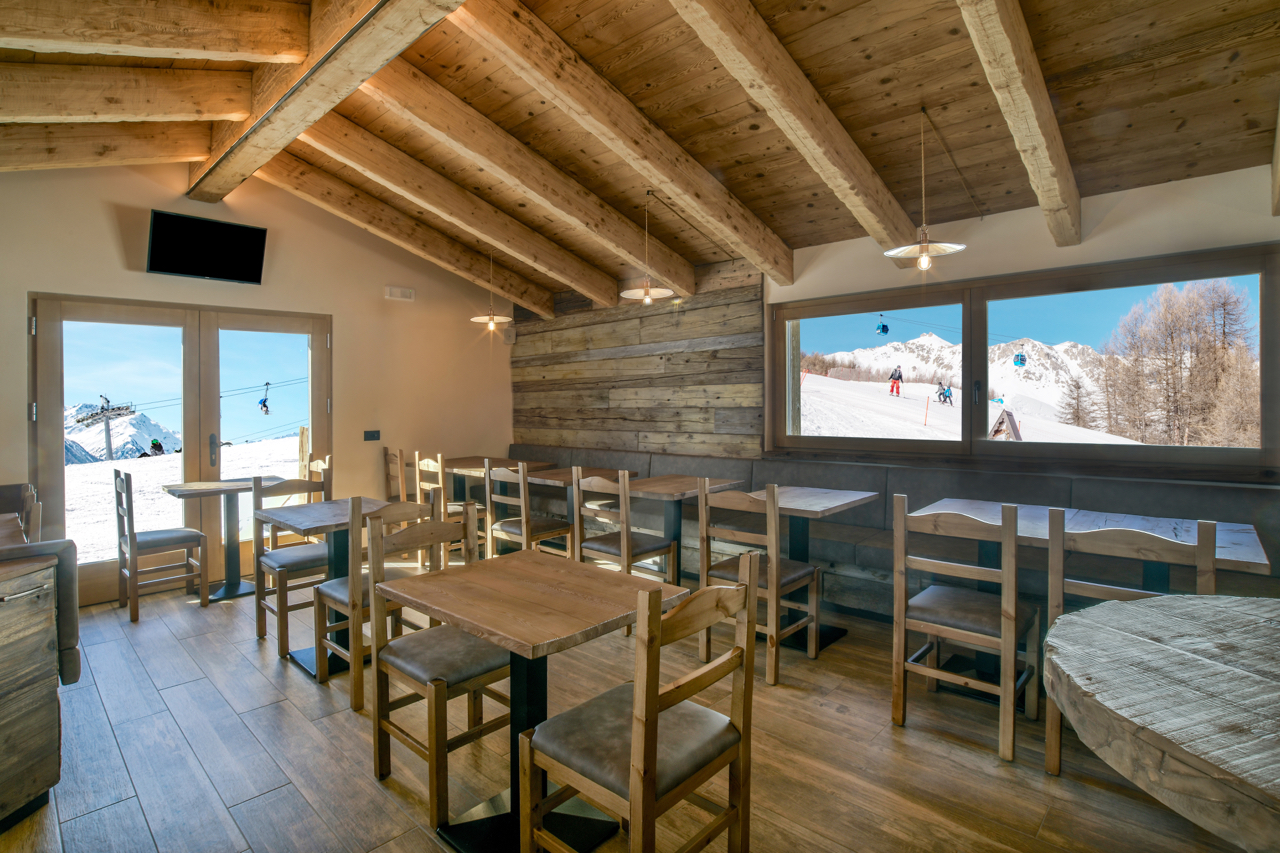 雪山之上的温馨猫舍——La Tana del Gatto 餐厅设计-74