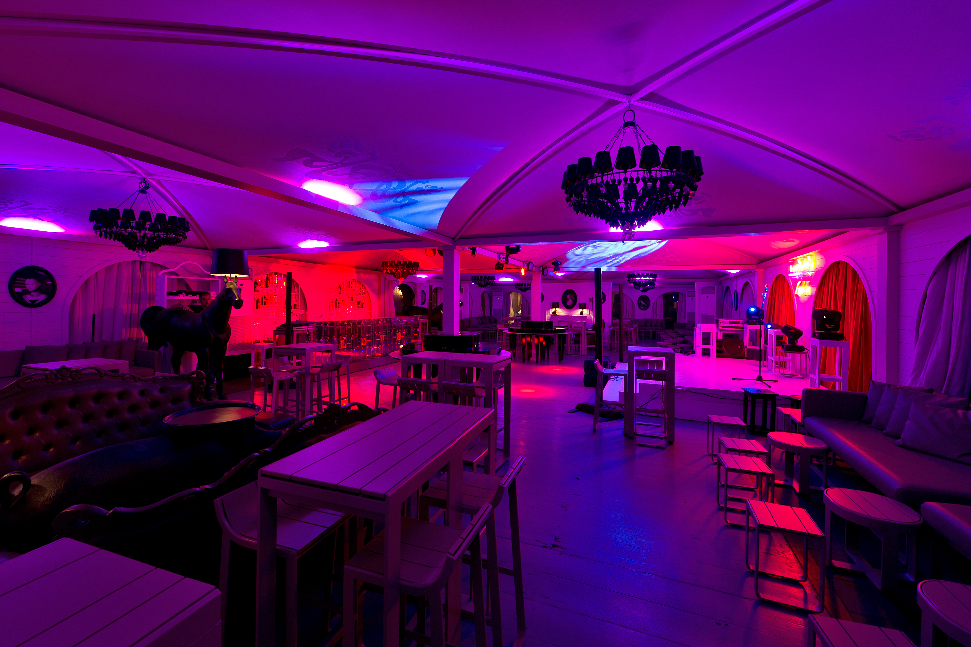 罗马 Momo 共和国酒吧餐厅 | 复古与时尚的完美结合-11