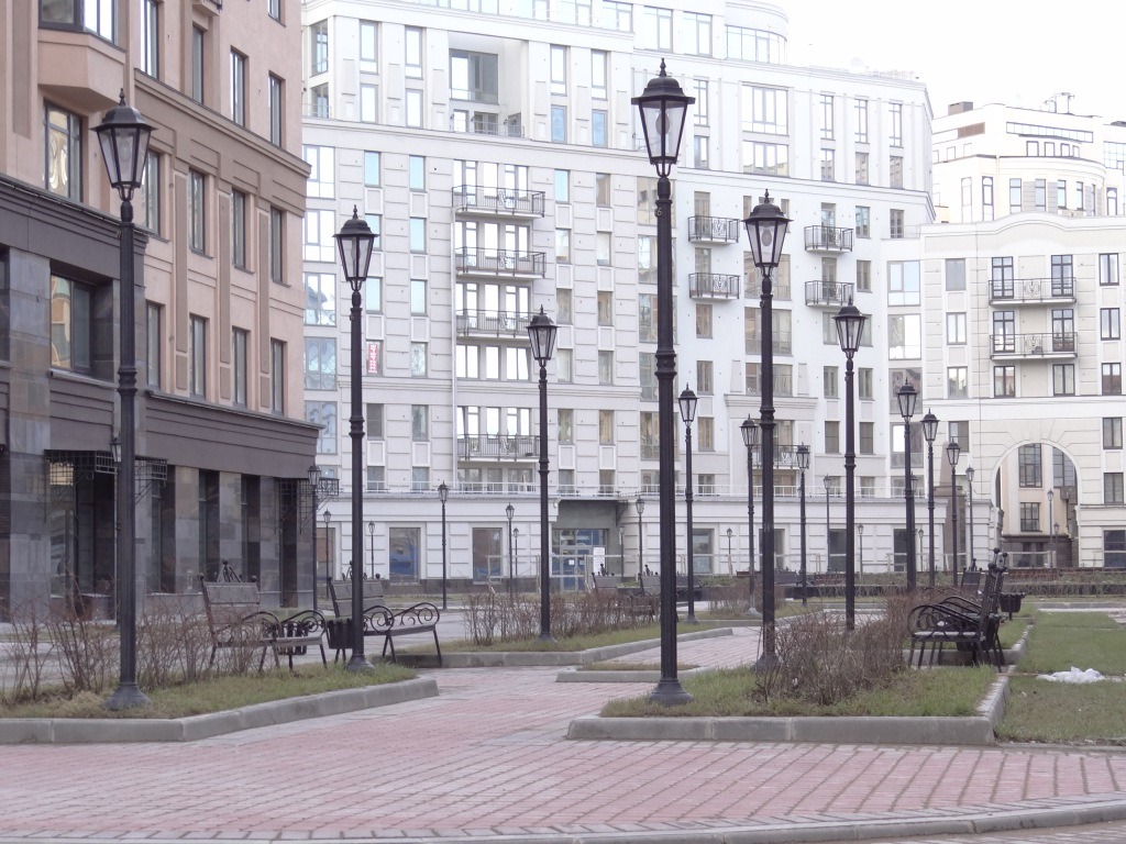 多样街头柱设计展现城市魅力-14