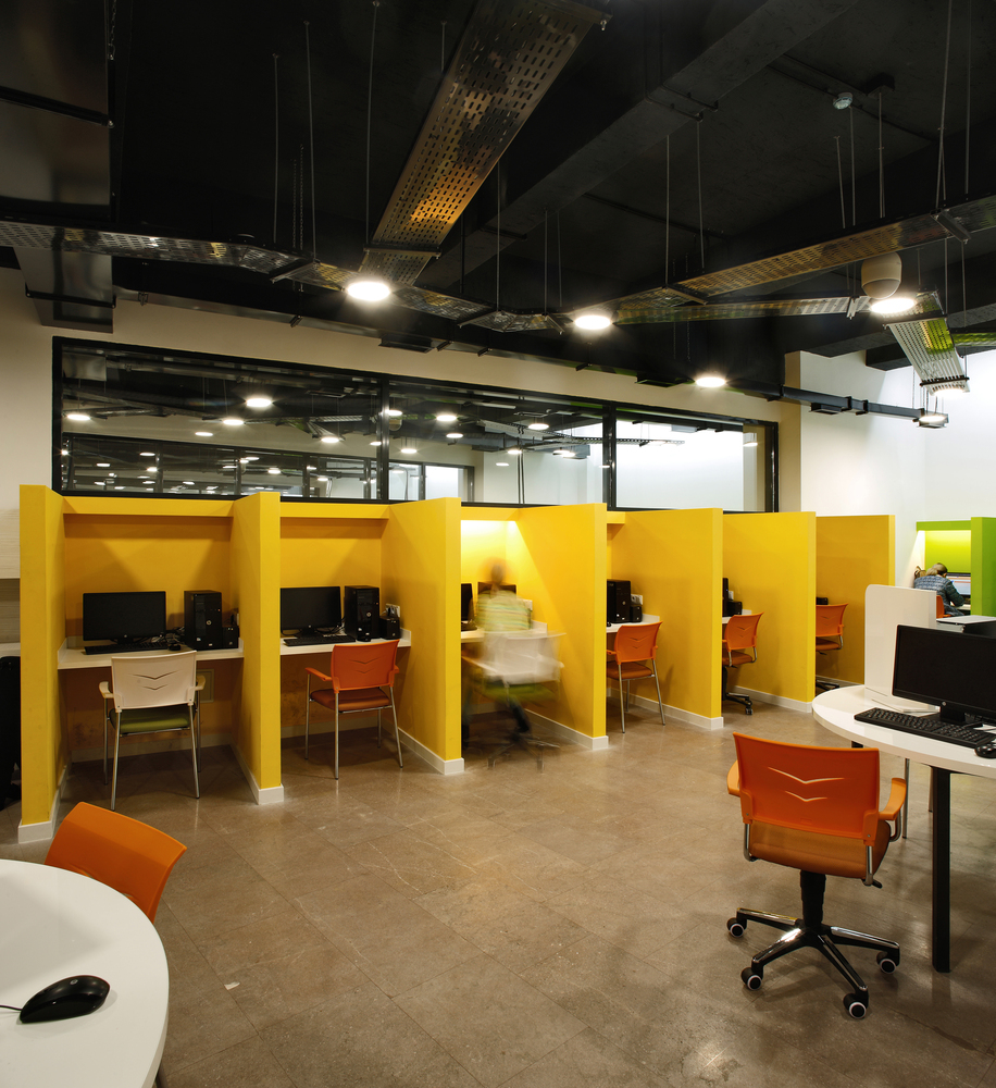 亚美尼亚美国大学翻新工程-53