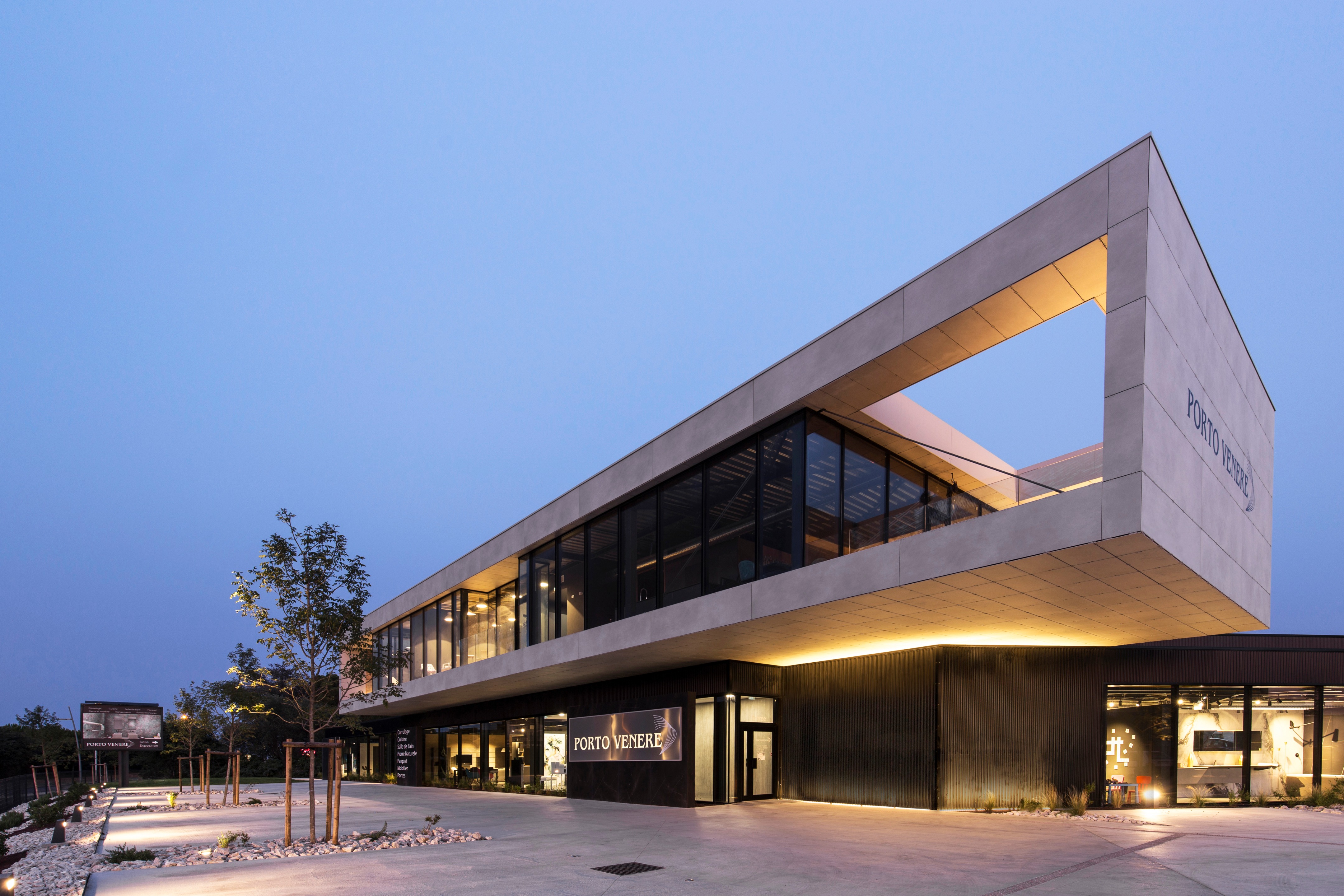 意式简约风 玻璃展示空间-12