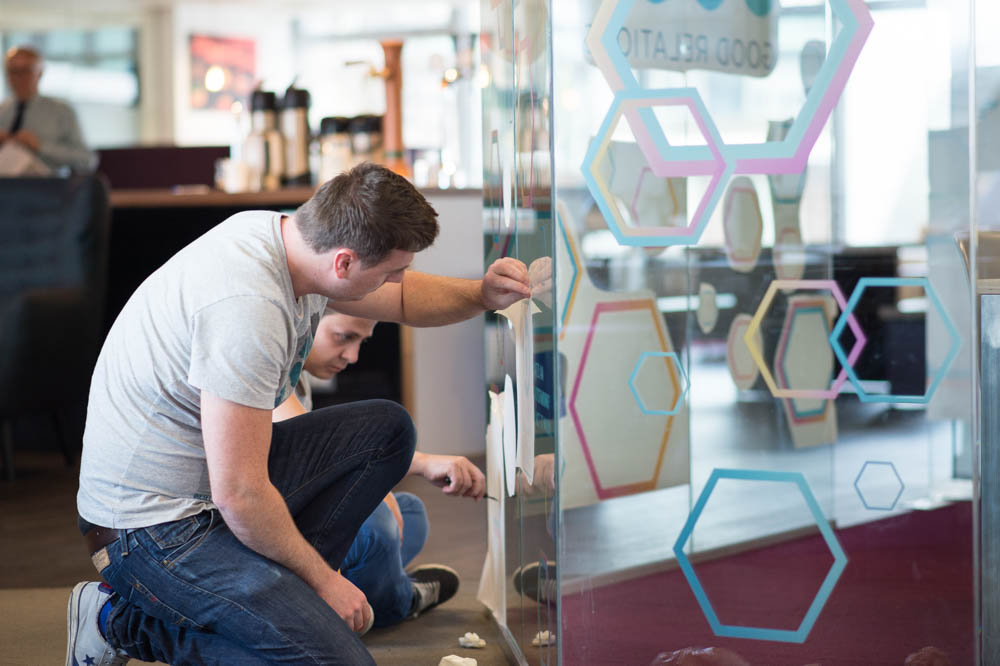 打造灵动办公环境,Good Relations 的玻璃会议室内装设计-6