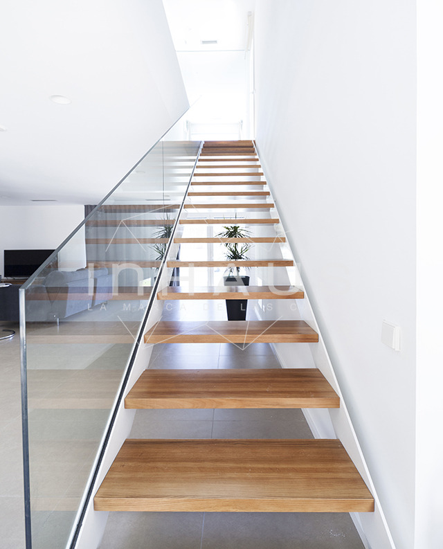 巴塞罗那简约现代模块化别墅-25