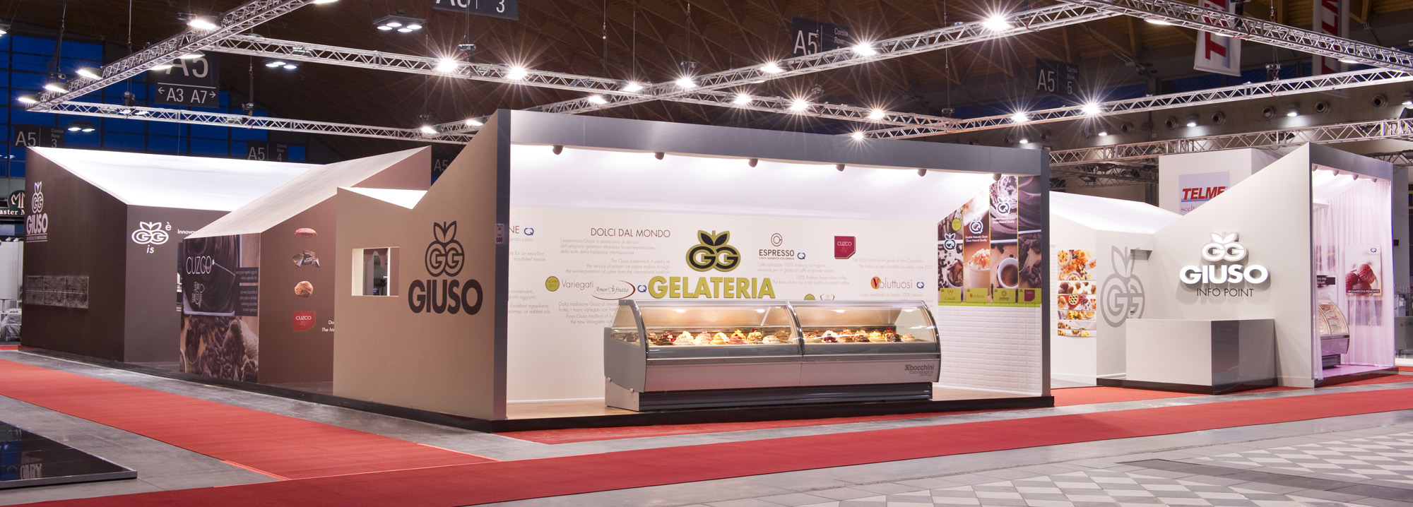 颠覆传统，400 平米展位诠释现代关系美学-8