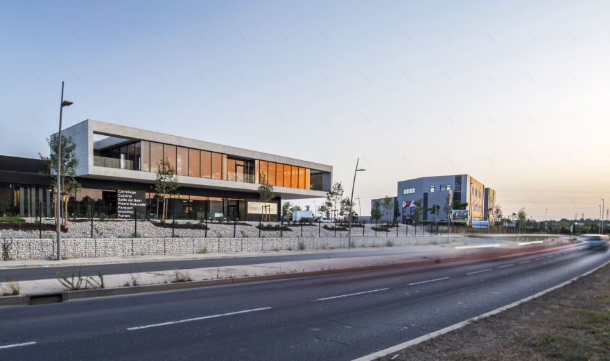 意式简约风 玻璃展示空间-10