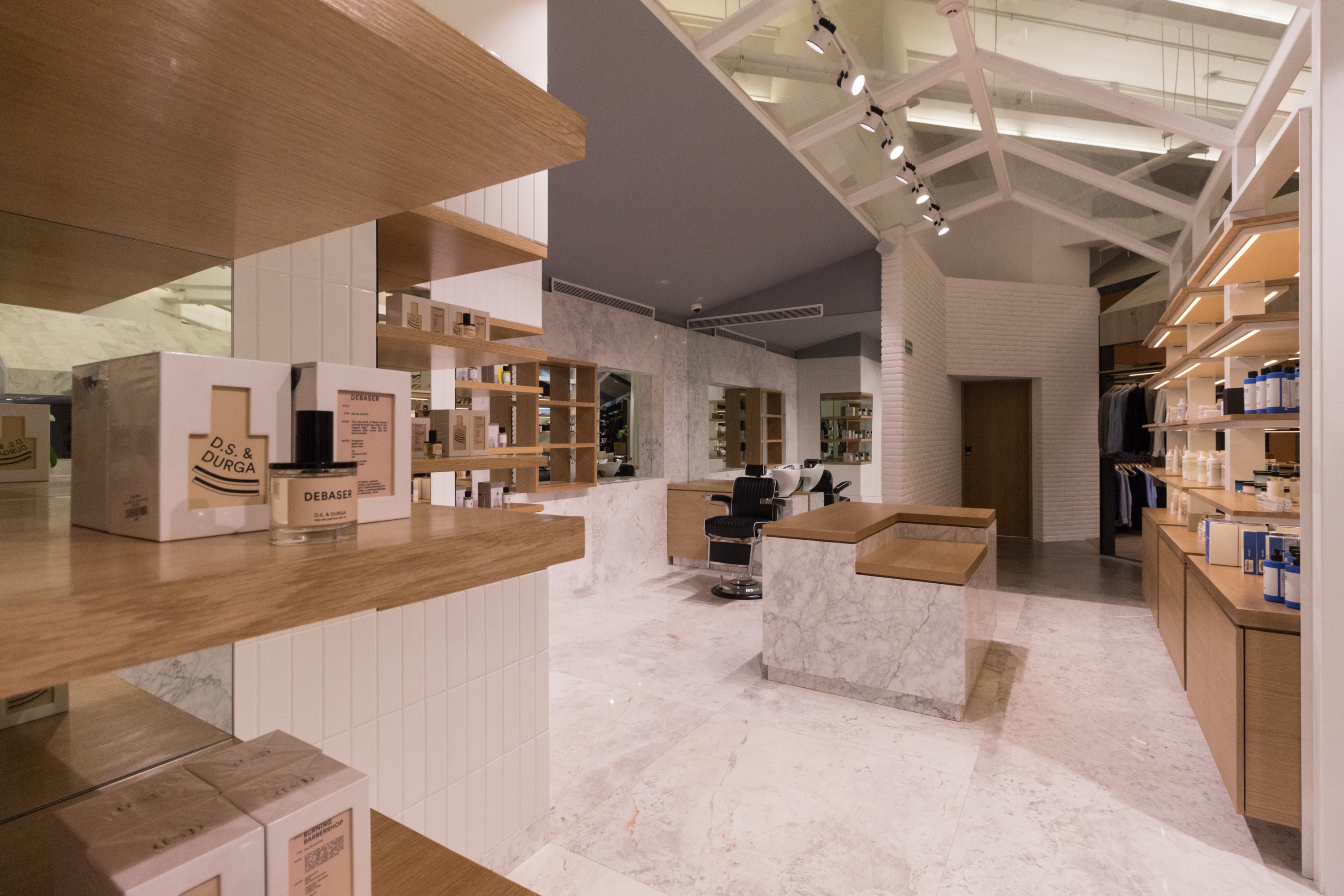 森林之韵 | 墨西哥 Silver Deer 旗舰店室内设计-17