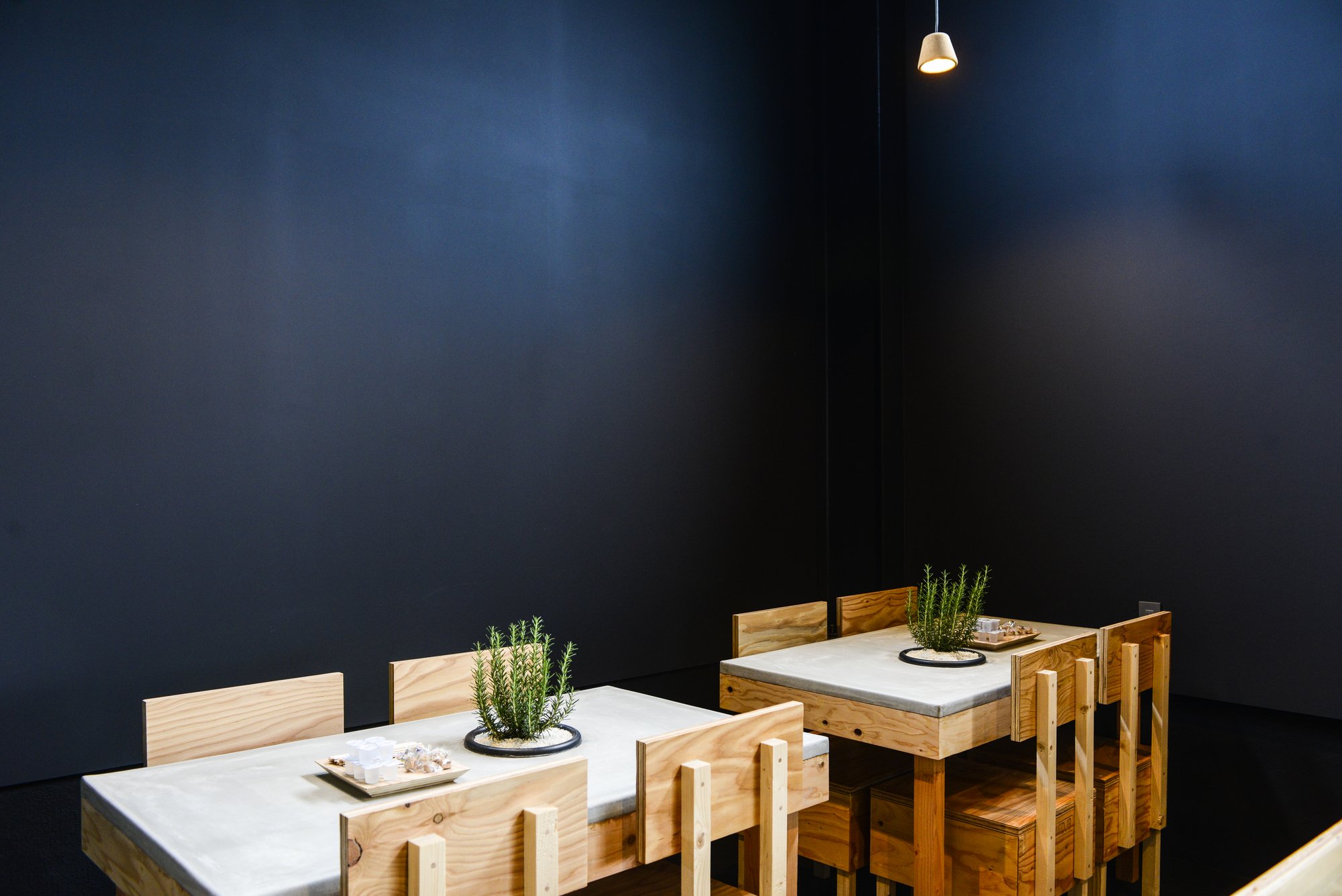 日本千叶城工业风咖啡馆-12