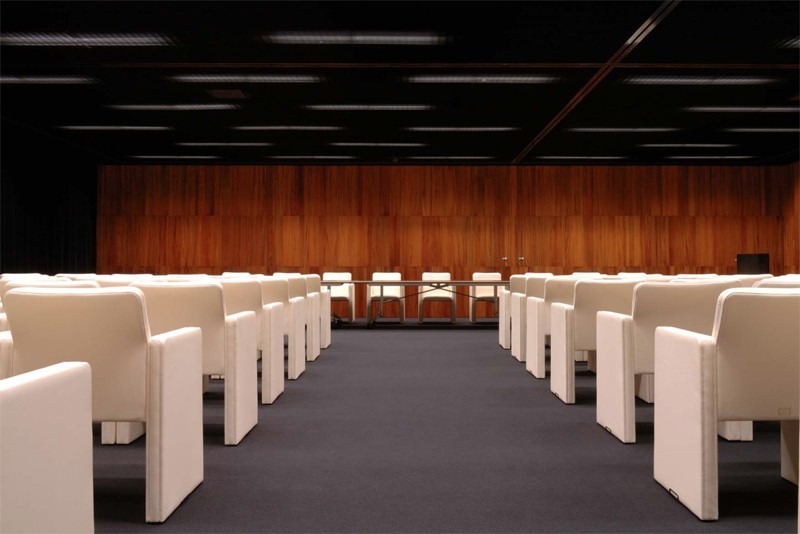 木质“乐器”奏响 SEC 会议中心-0