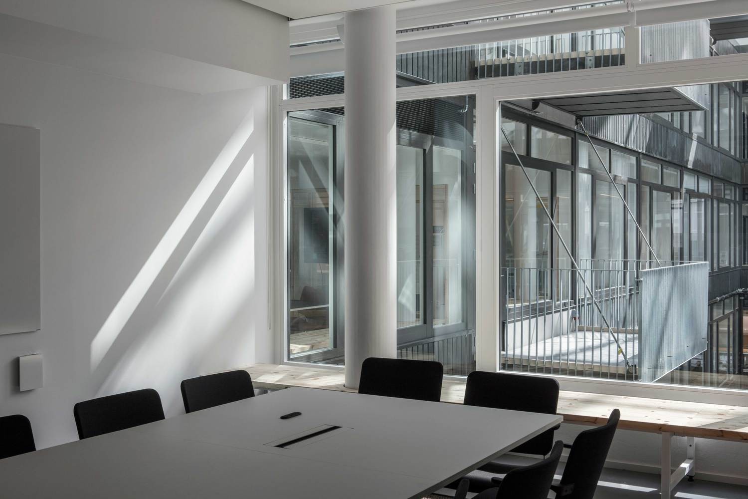 瑞典大学建筑系现代改造-10