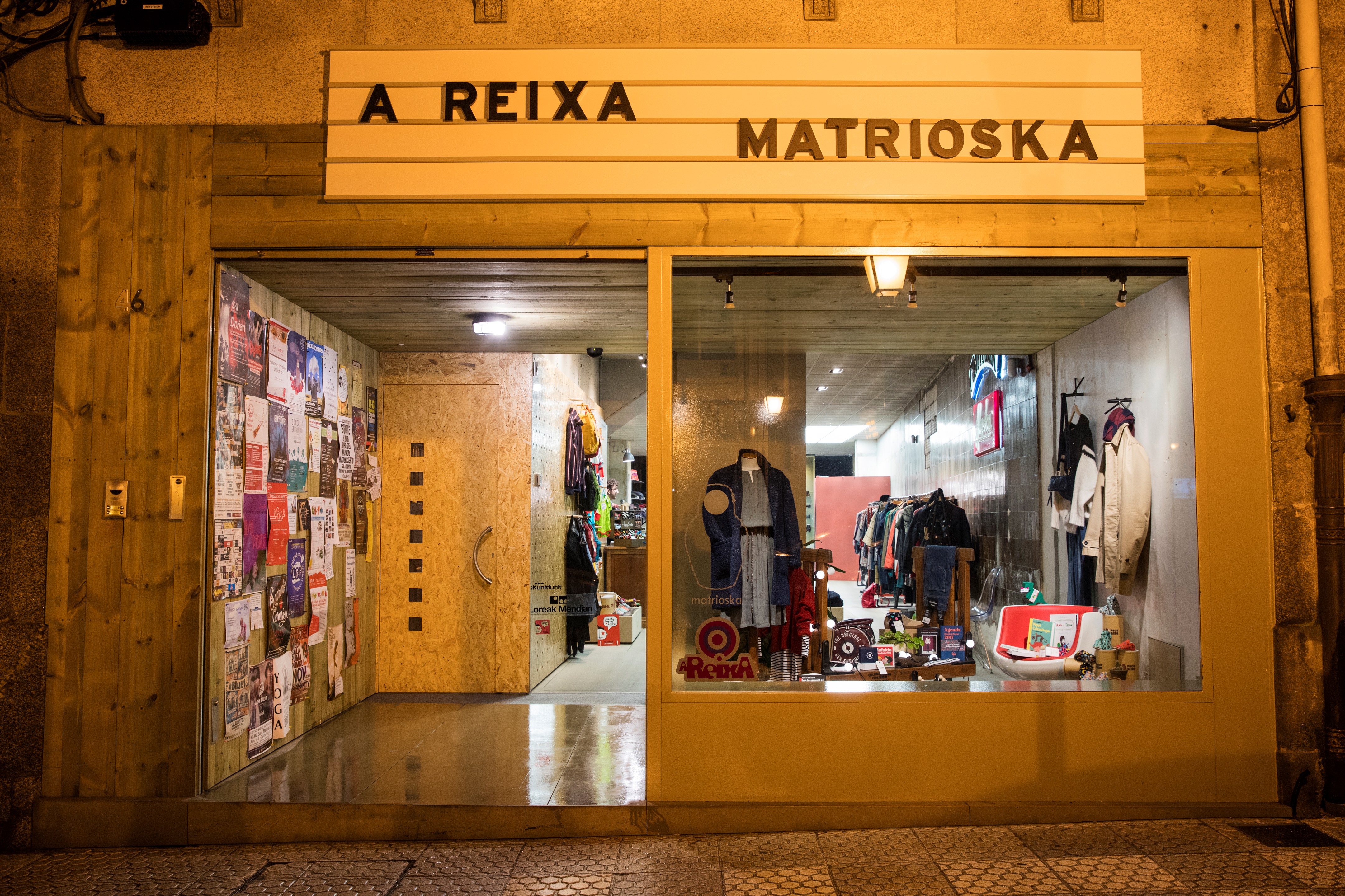 2012 年完成的 Reixa Matrioska 商店改革-11