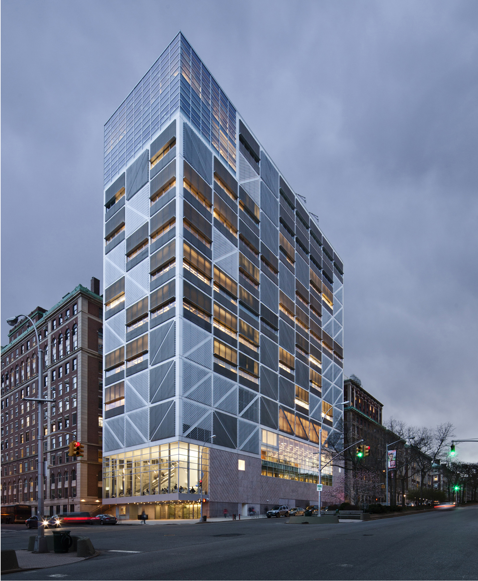 哥伦比亚大学西北角大厦-0