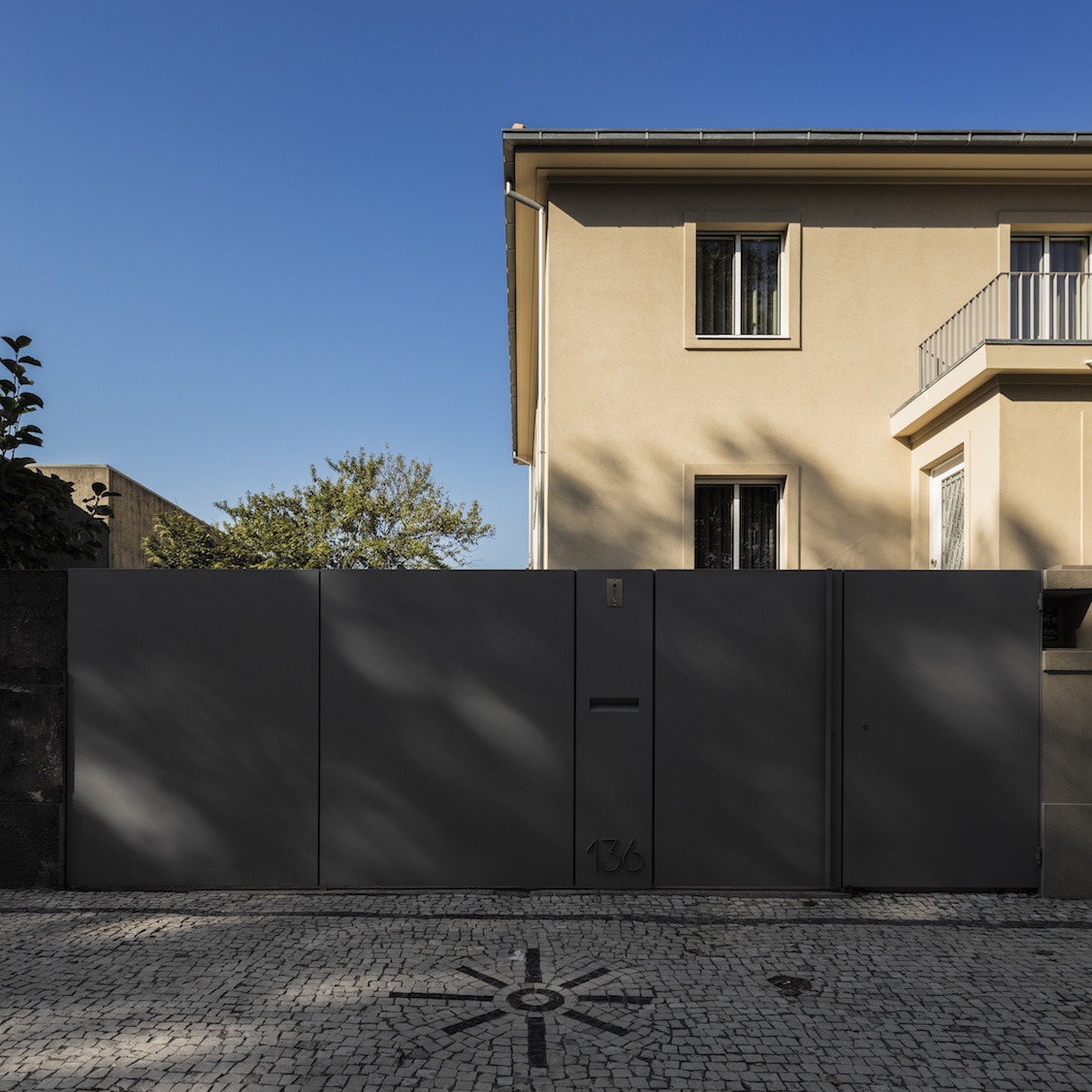 色彩点亮生活，翻新打造现代宜居空间-0