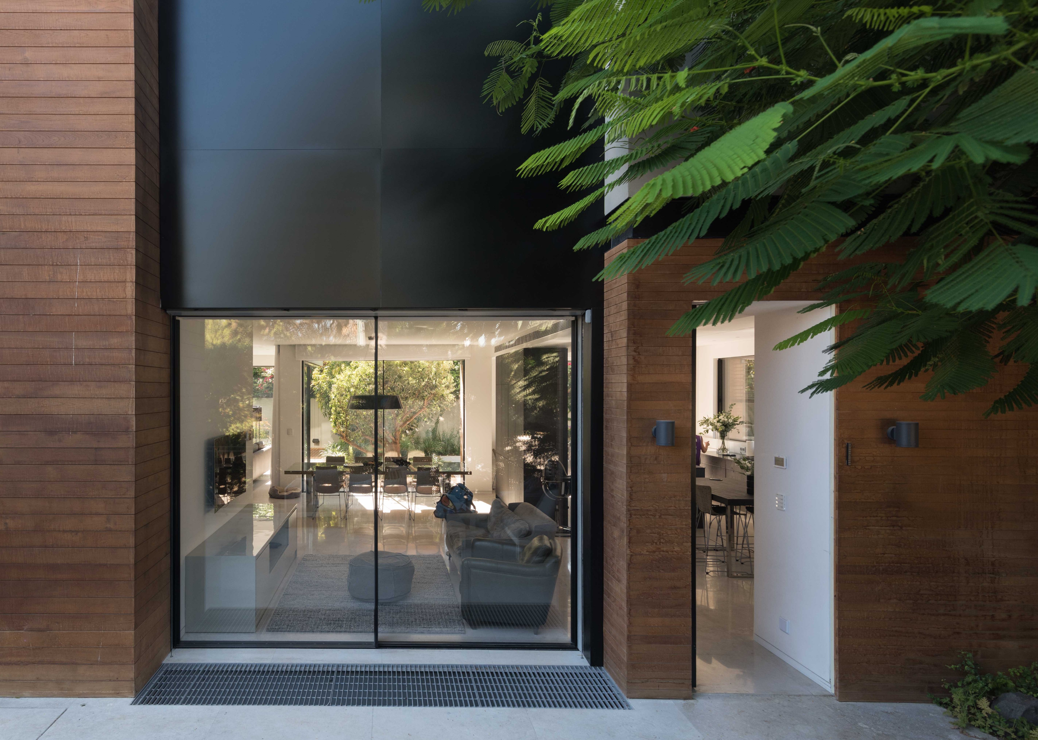 融合室内外的现代家园-12