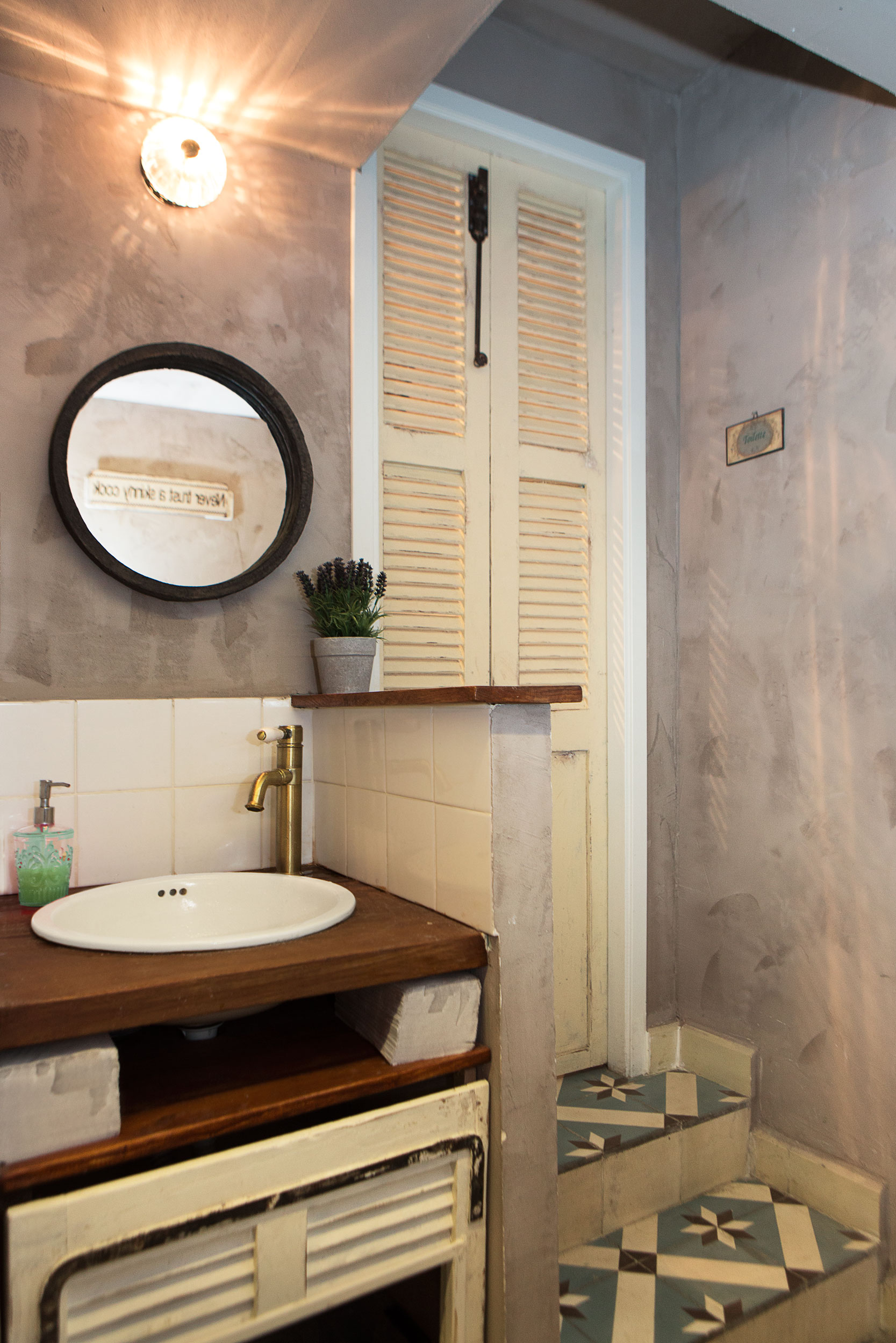 金属木质元素打造的现代烘焙咖啡厅-15