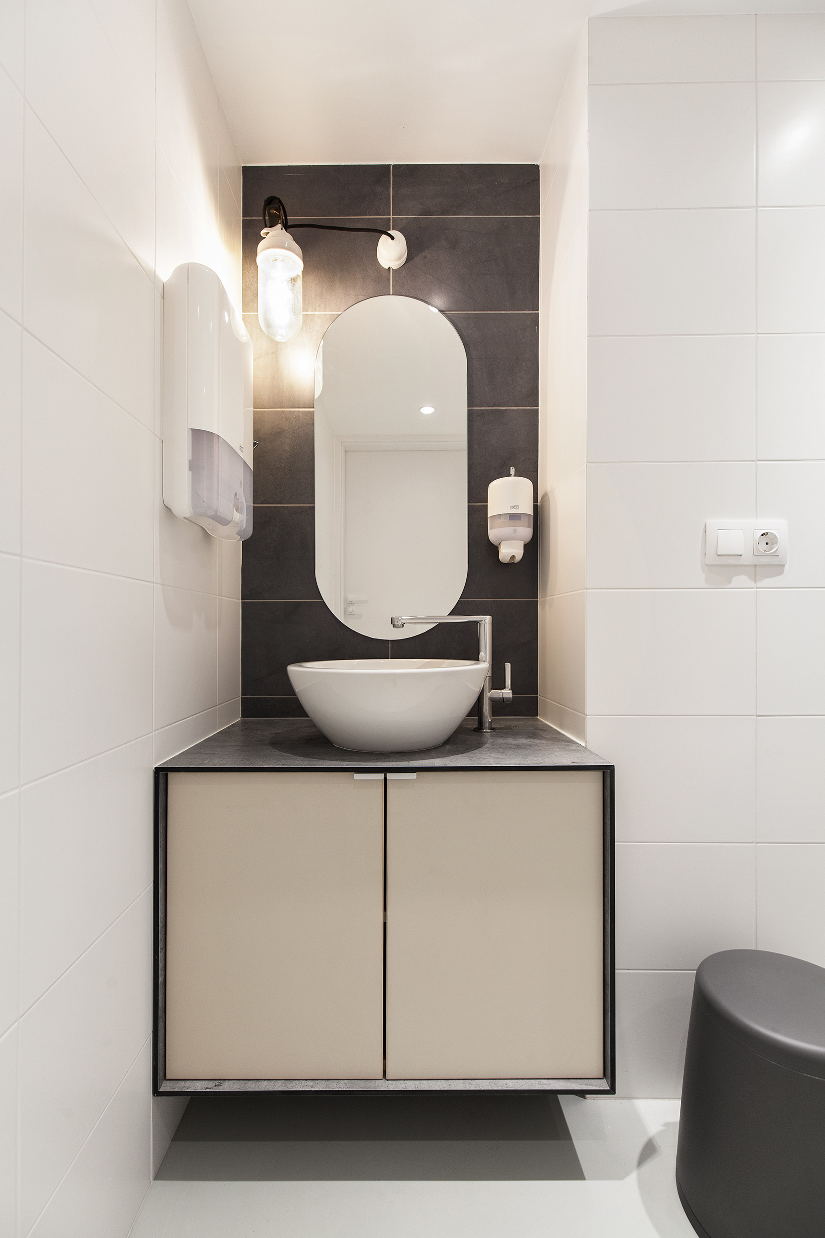 2018 年完成的立陶宛维尔纽斯 RG 口腔诊所室内设计-11