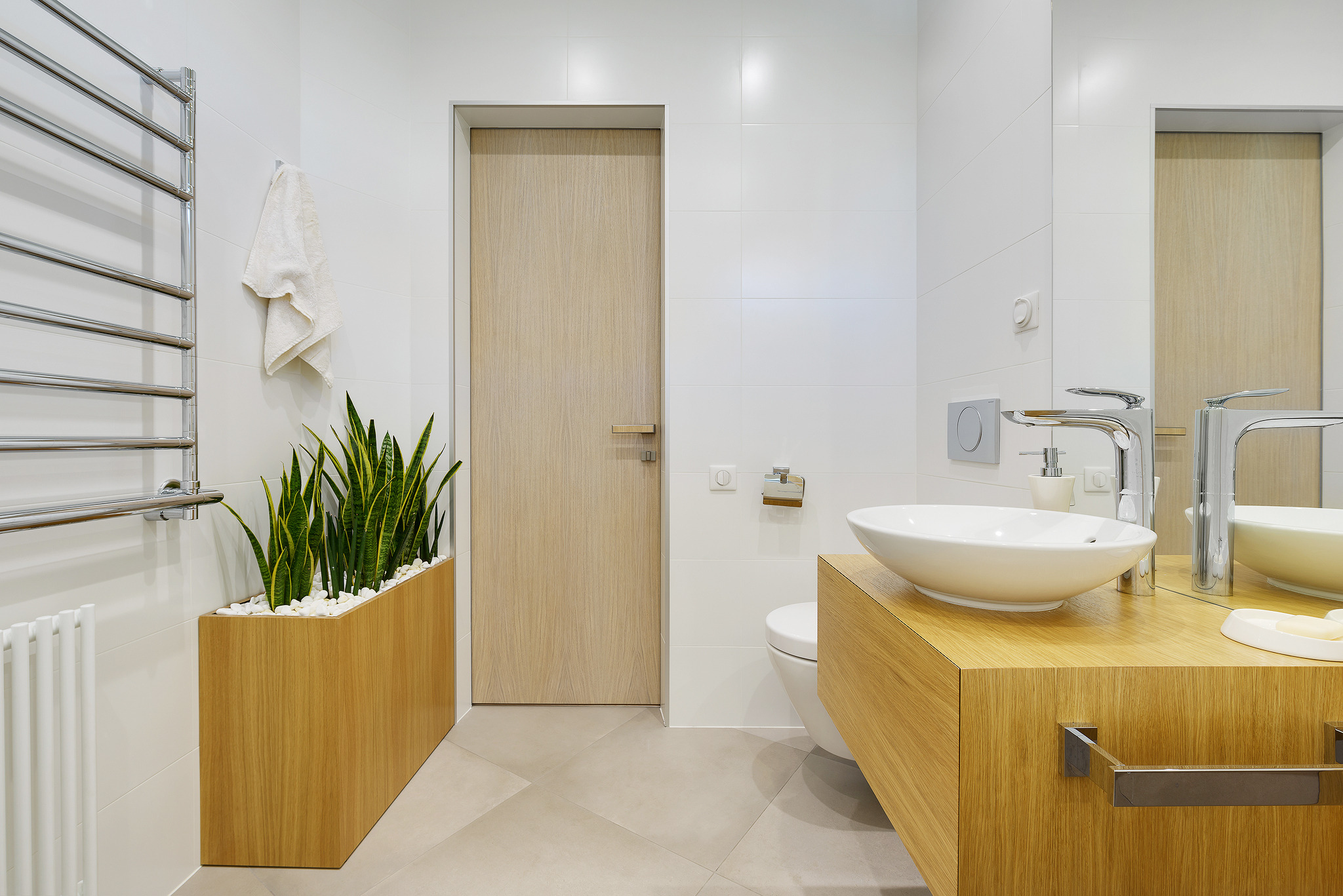 2016 年乌克兰郊区白色夏日别墅-21