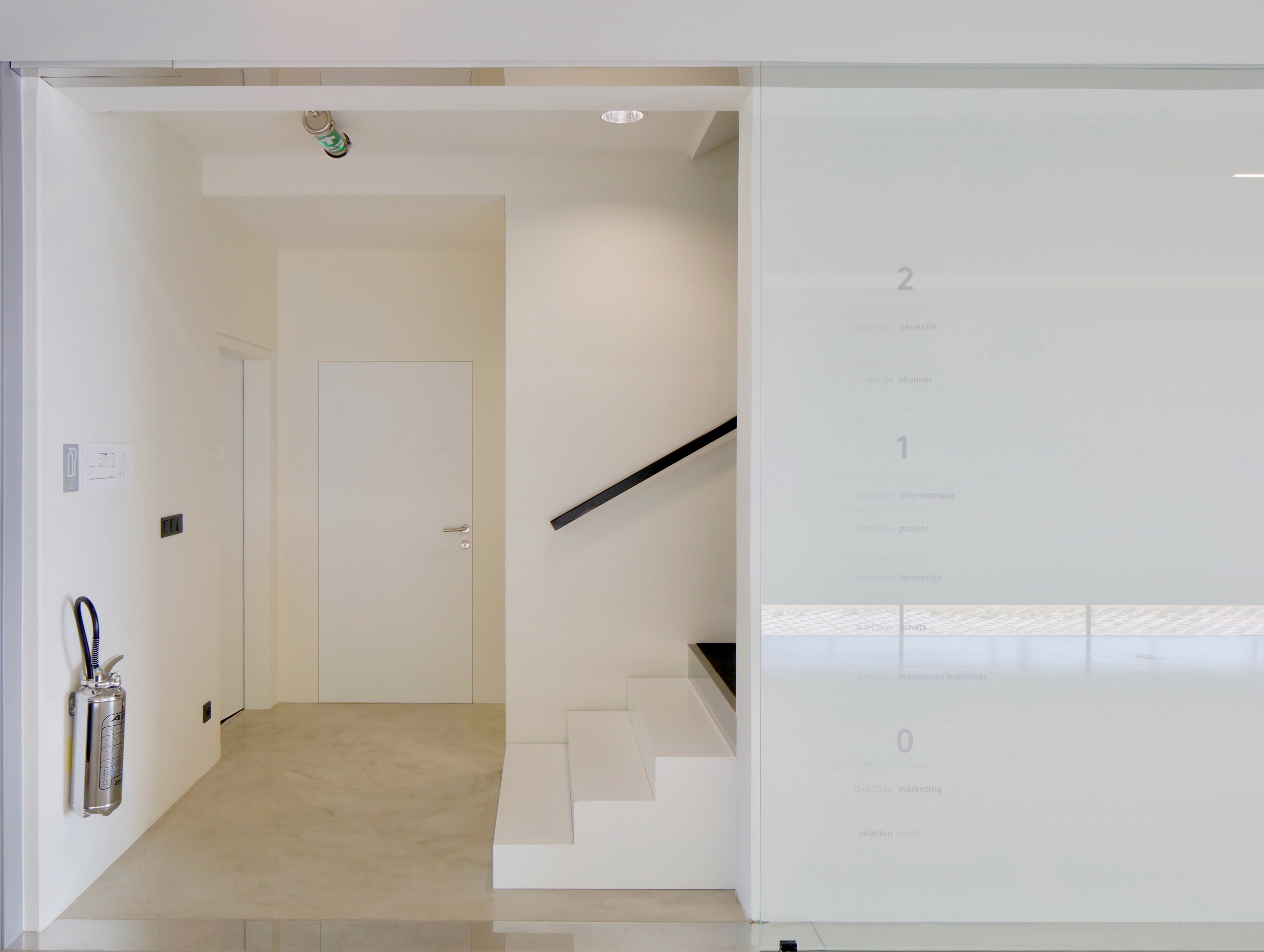 汽车零售集团总部大楼-17