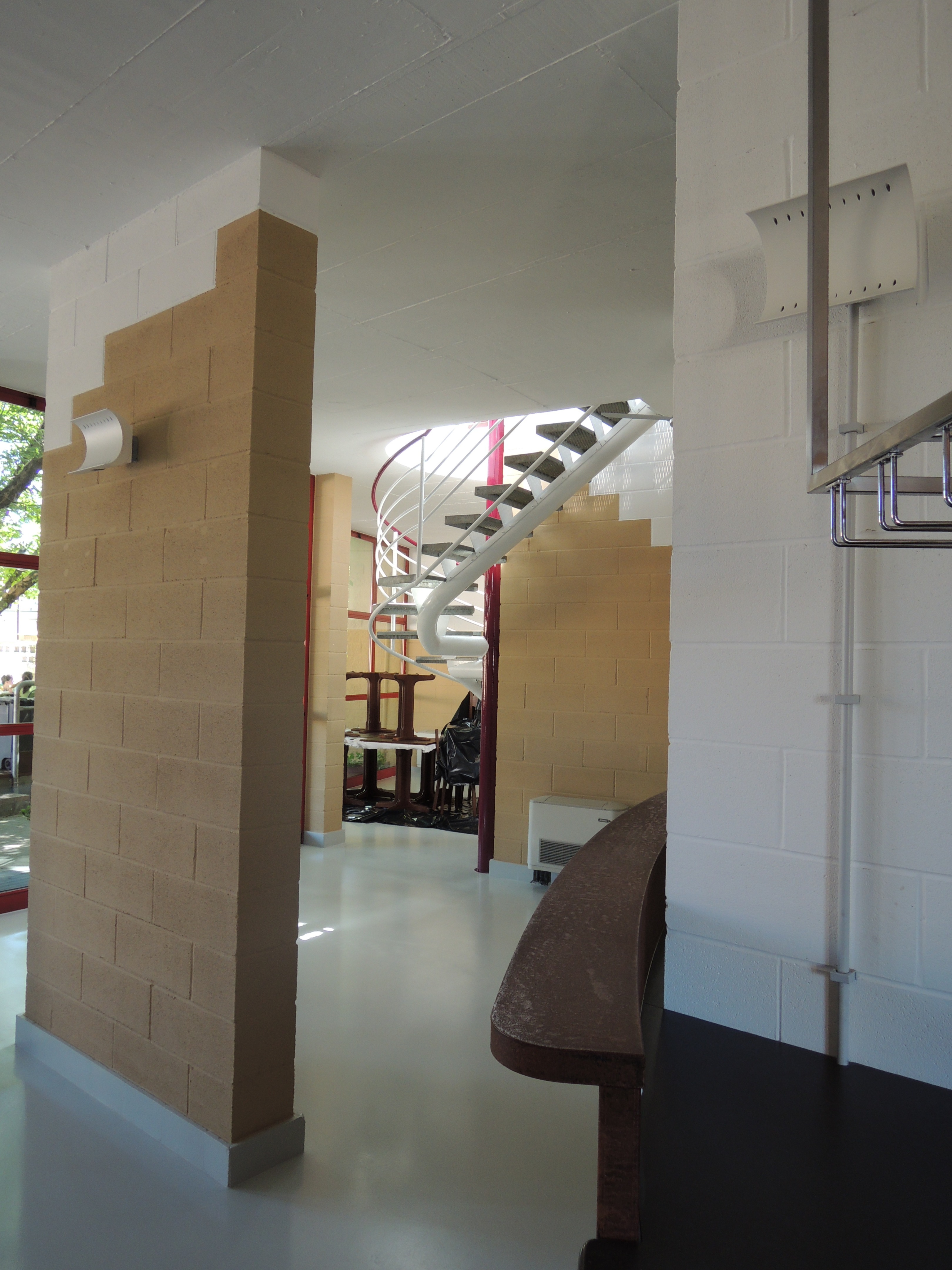 运动中心“L.Merigliano”翻新俱乐部会所,打造休闲聚会空间-4