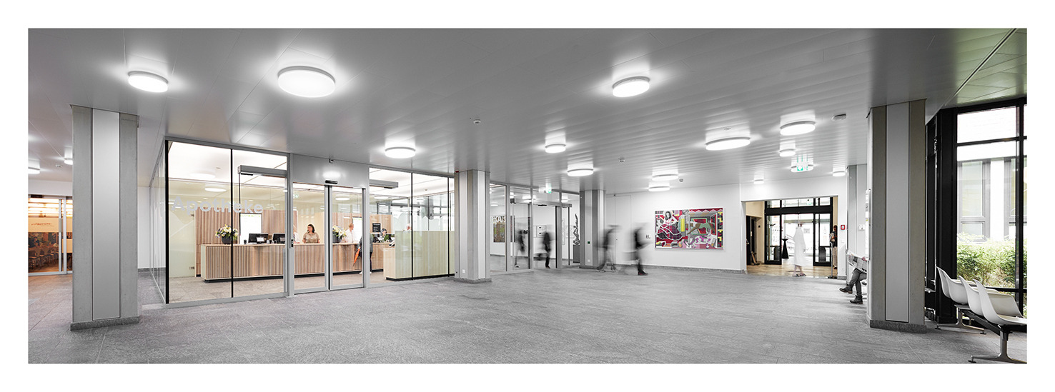 St· Gallen 医院“校园药店”-7