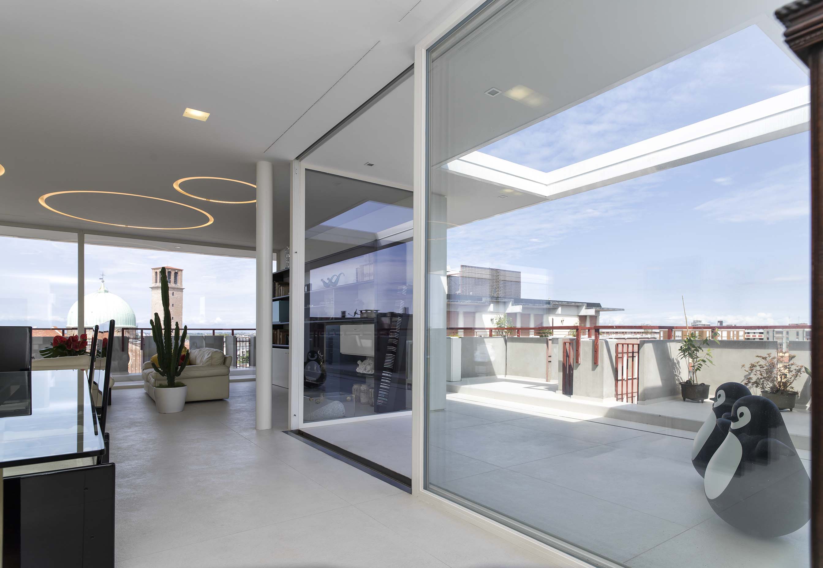 意式风情 Padova 顶层公寓的 360°全景视野-33