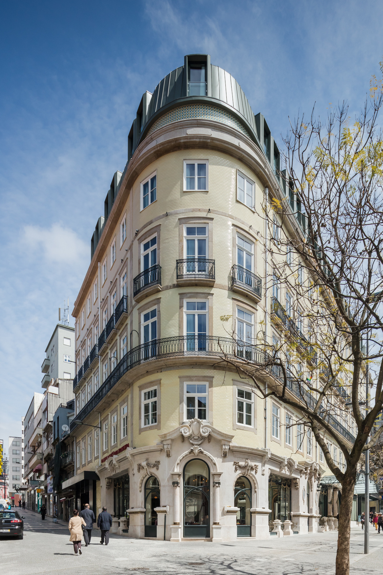 葡萄牙波尔图历史建筑“A Brasileira”酒店的修复与新生-13