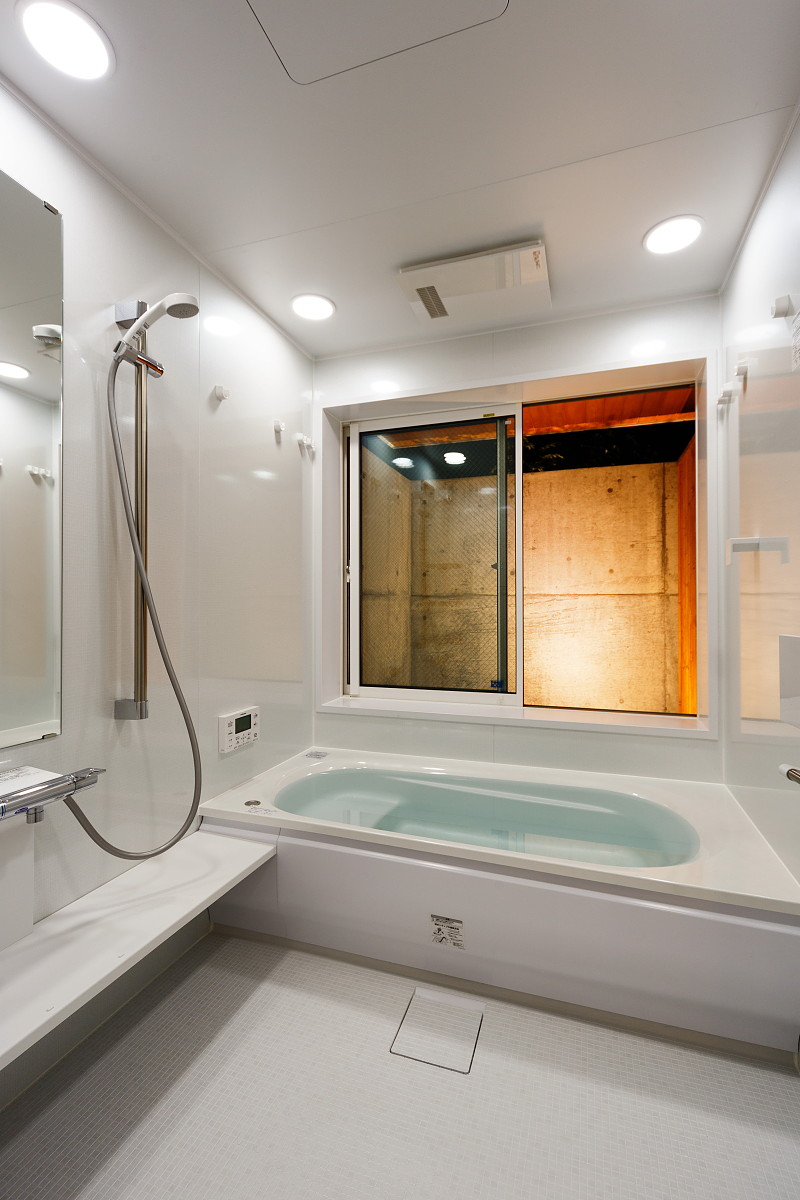 京都豪斯洛极简住宅 | 木质定制空间与倾斜天花板设计-19