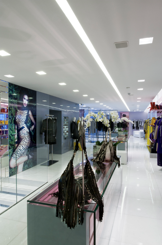 米兰 Blumarine 展厅 | 光之魔法展现精致设计-7