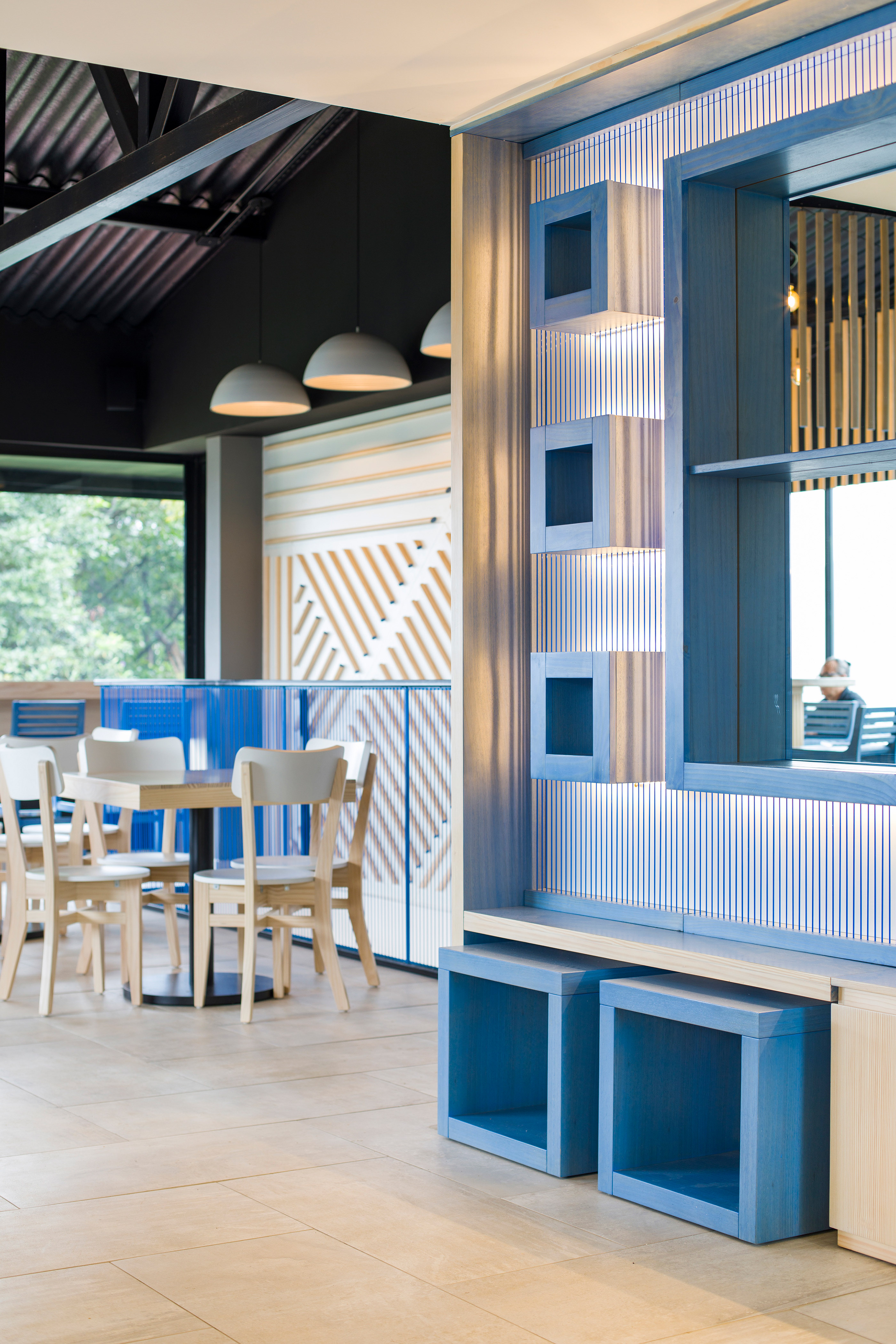 INTERIOR DESIGN: MOCAPAN-10