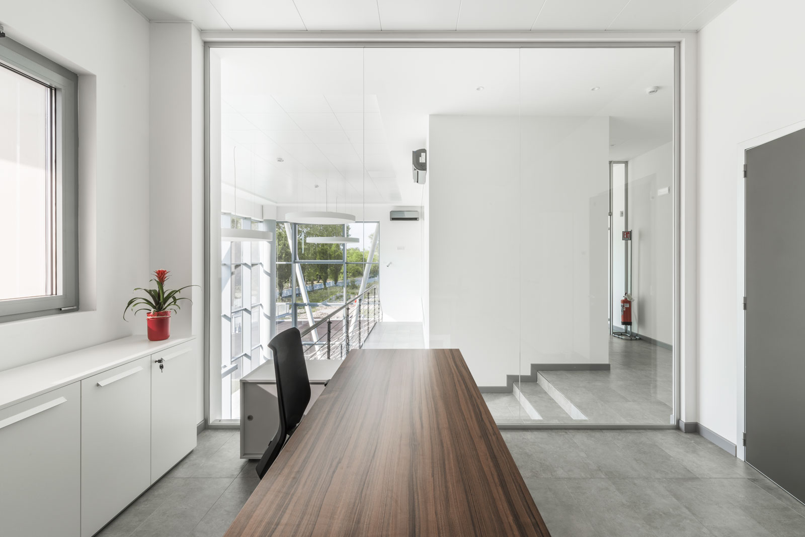 2019 年完工的工业建筑办公楼设计-9